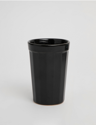 Чорна керамічна склянка