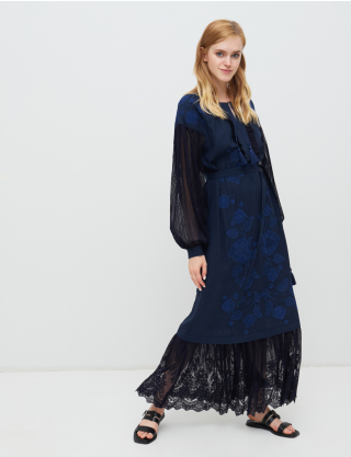 Темно-синя лляна сукня з вишивкою
