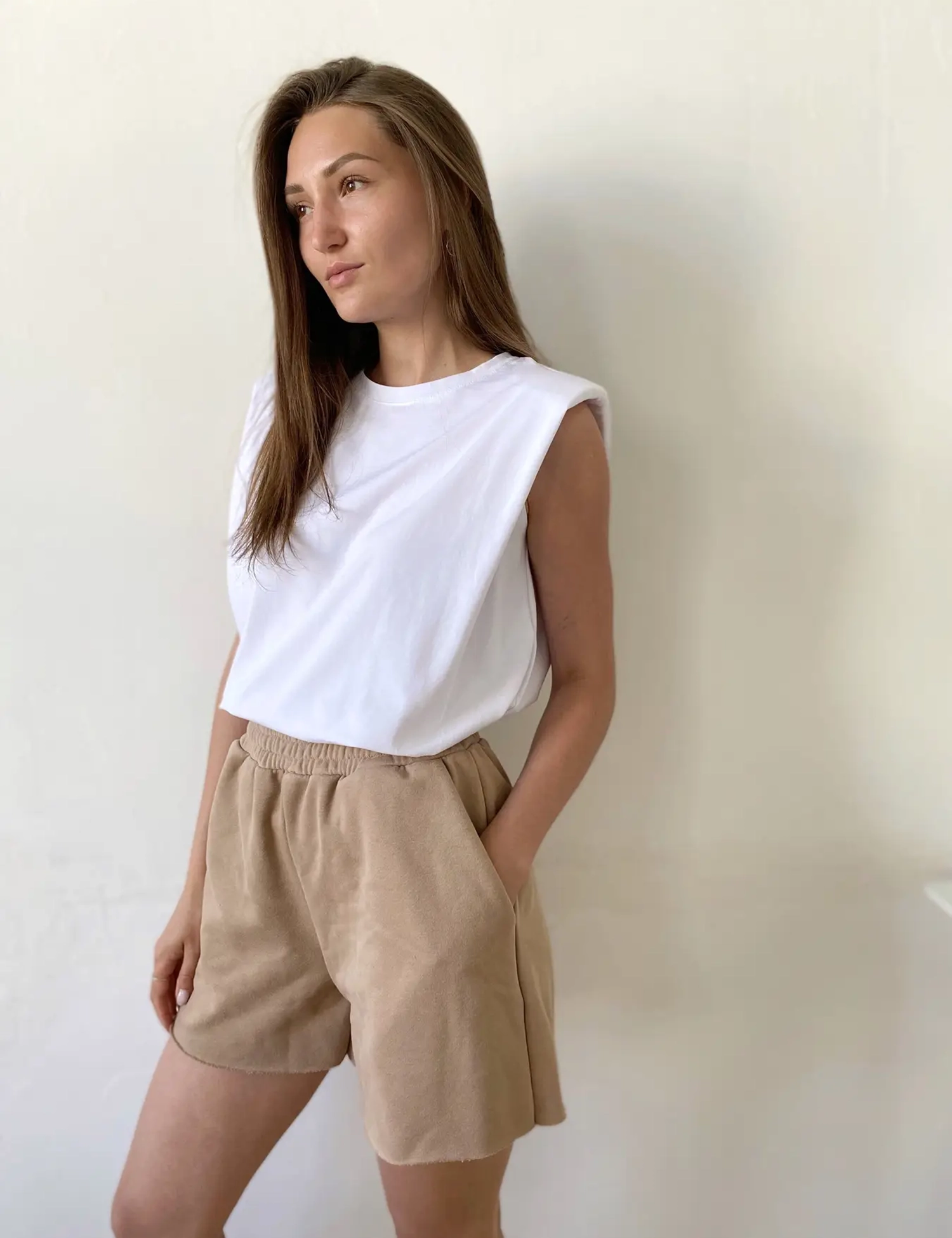 Картинка Шорти коричневі