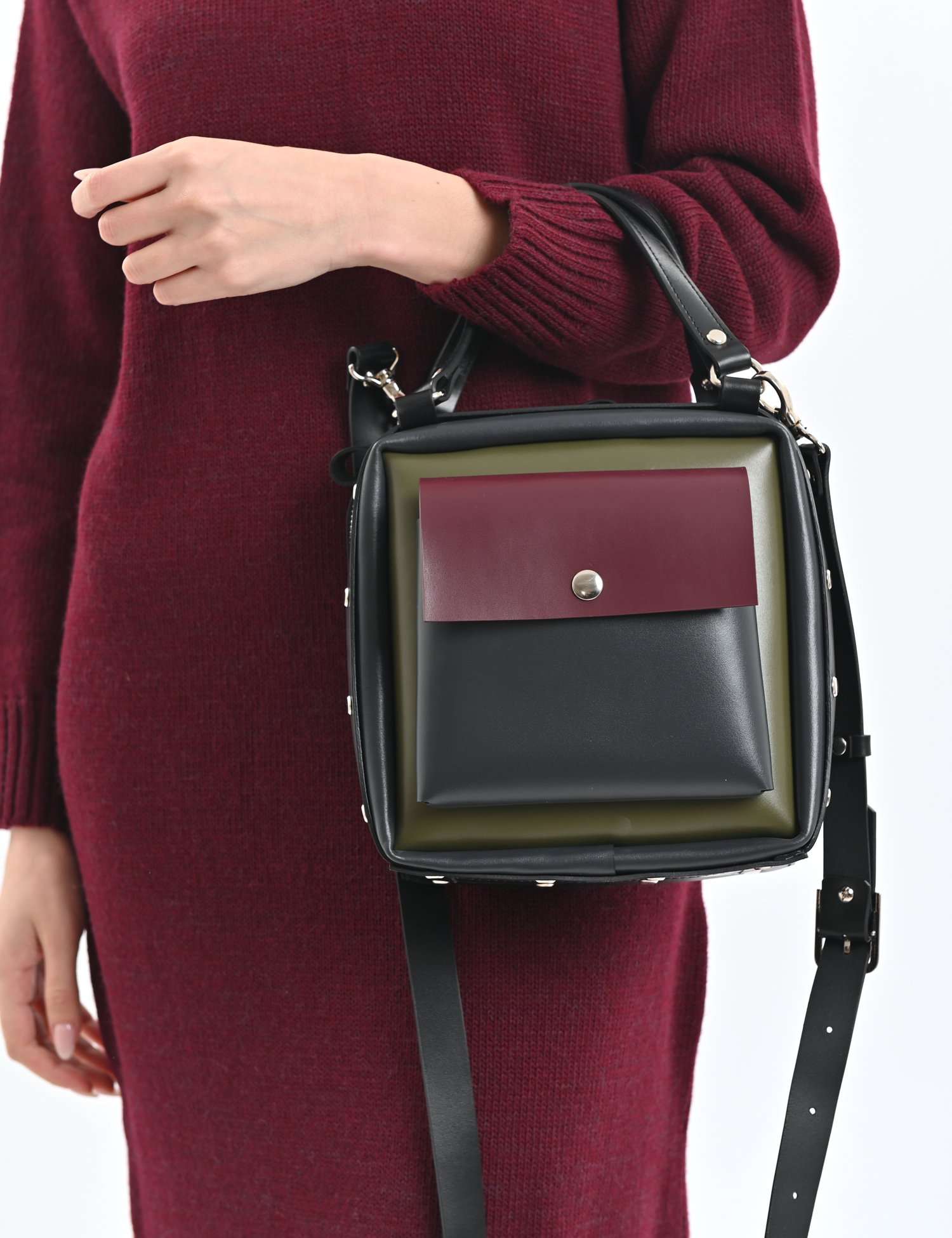 Картинка Сумка чорна з зеленою накладною кишенею