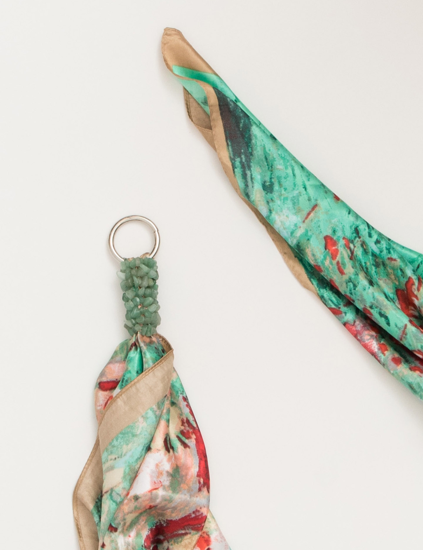 Картинка Бежева хустка з принтом