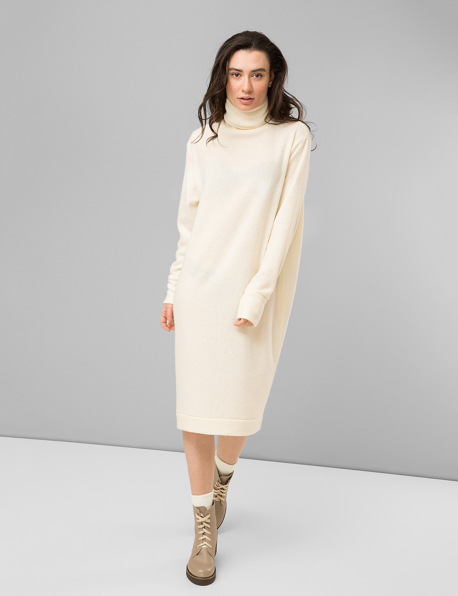 Картинка Жіноча біла сукня