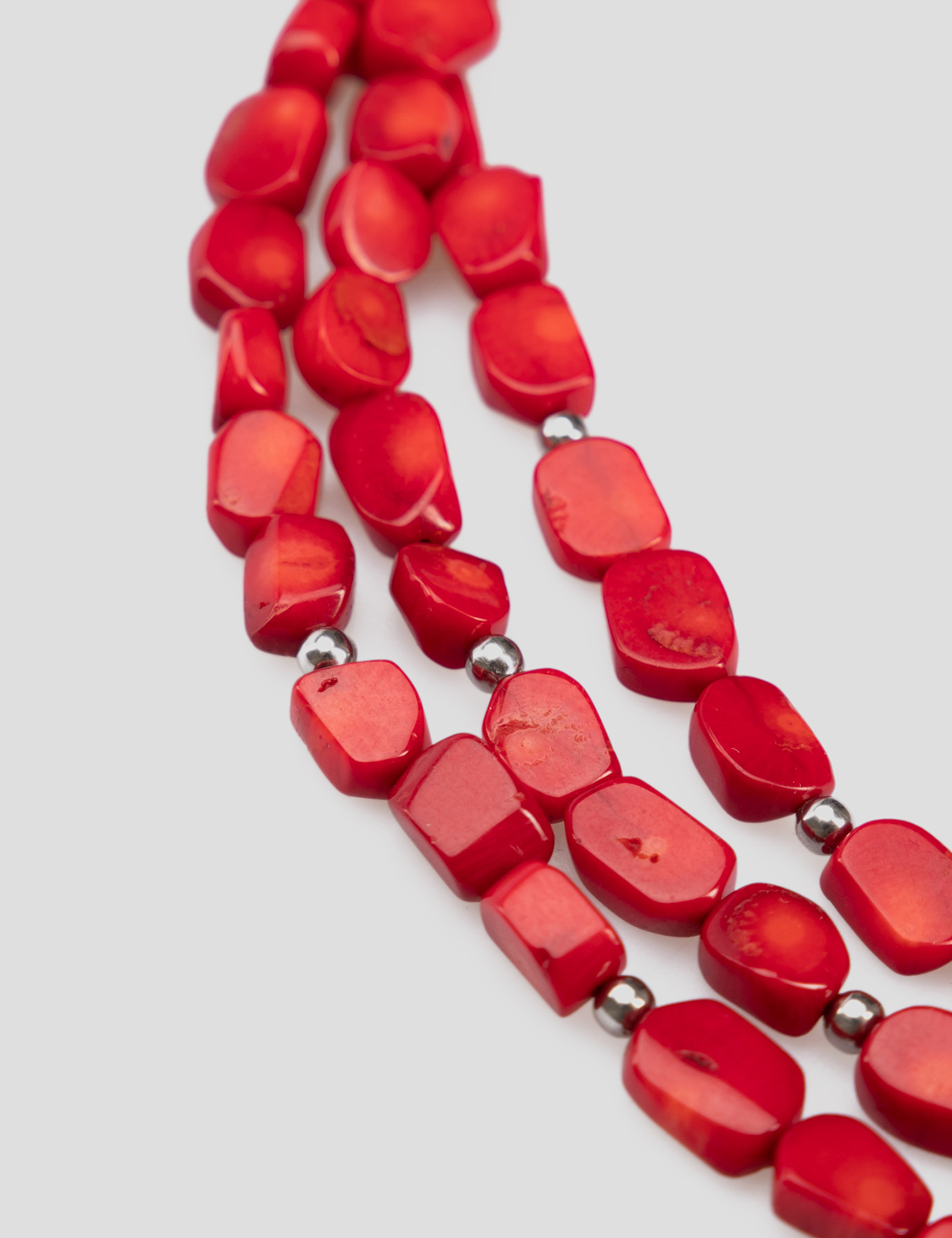 Картинка Жіноче червоне намисто