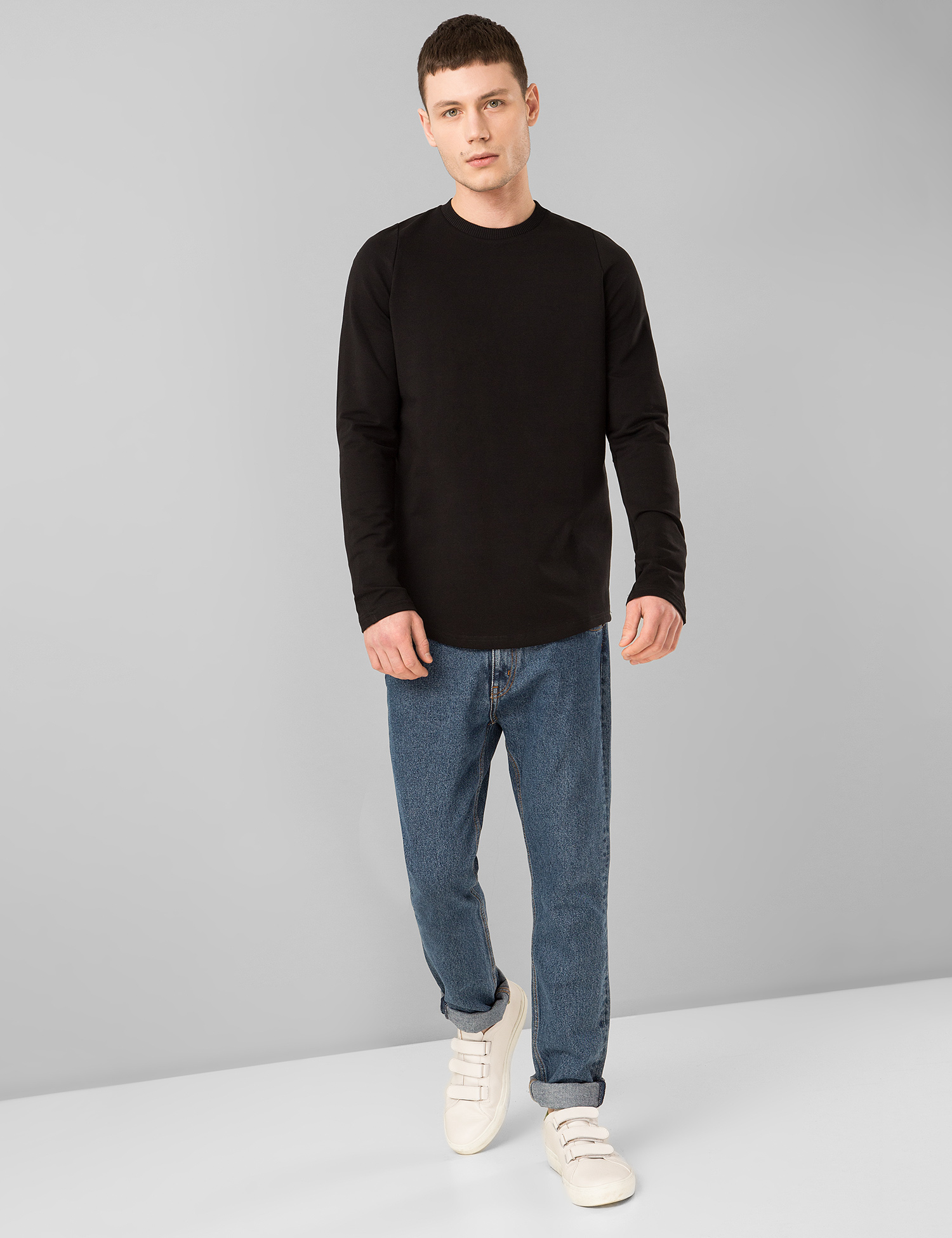 Картинка Чоловічий чорний лонгслів