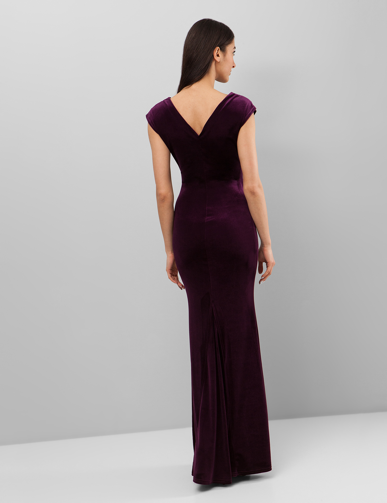 Картинка Жіноча фіолетова оксамитова сукня