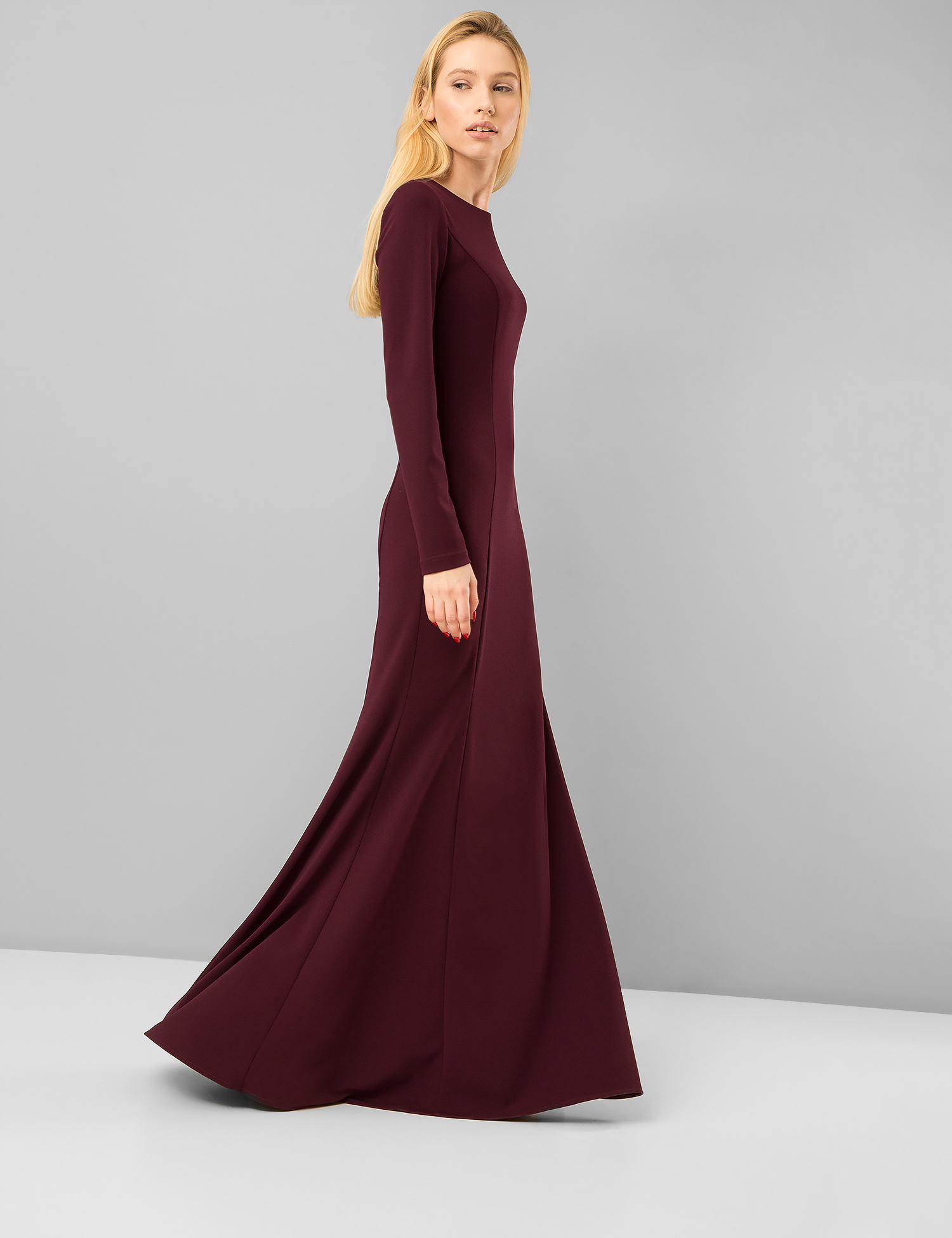 Картинка Жіноча бордова крепова сукня