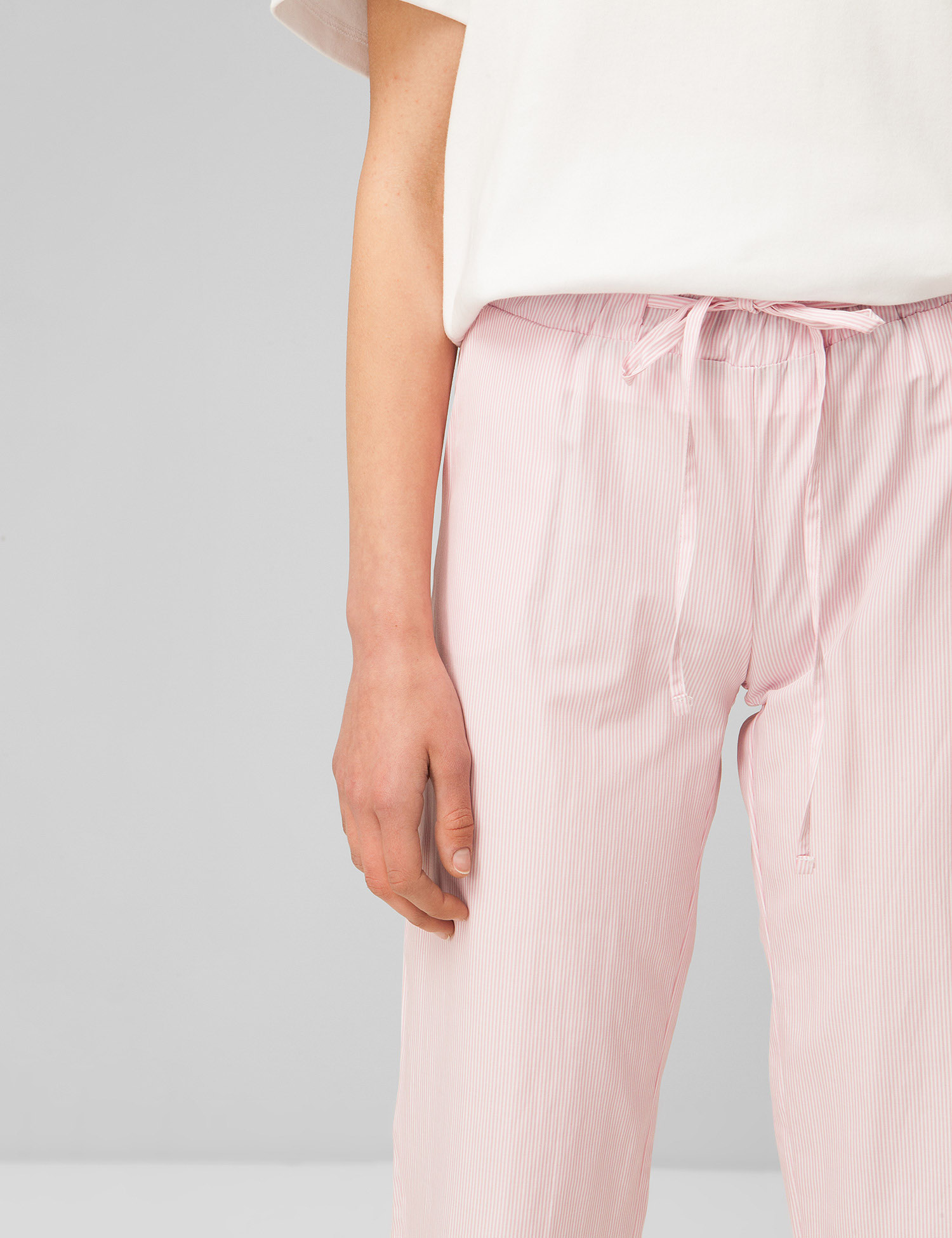 Картинка Жіночі рожеві штани в смужку