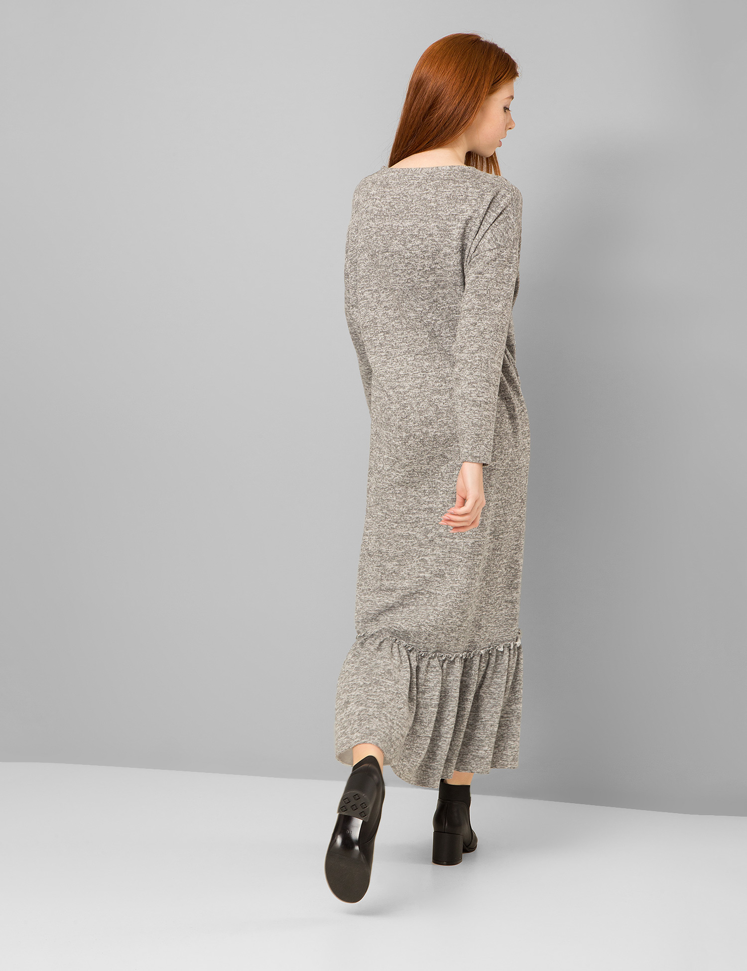 Картинка Жіноча сіра трикотажна сукня