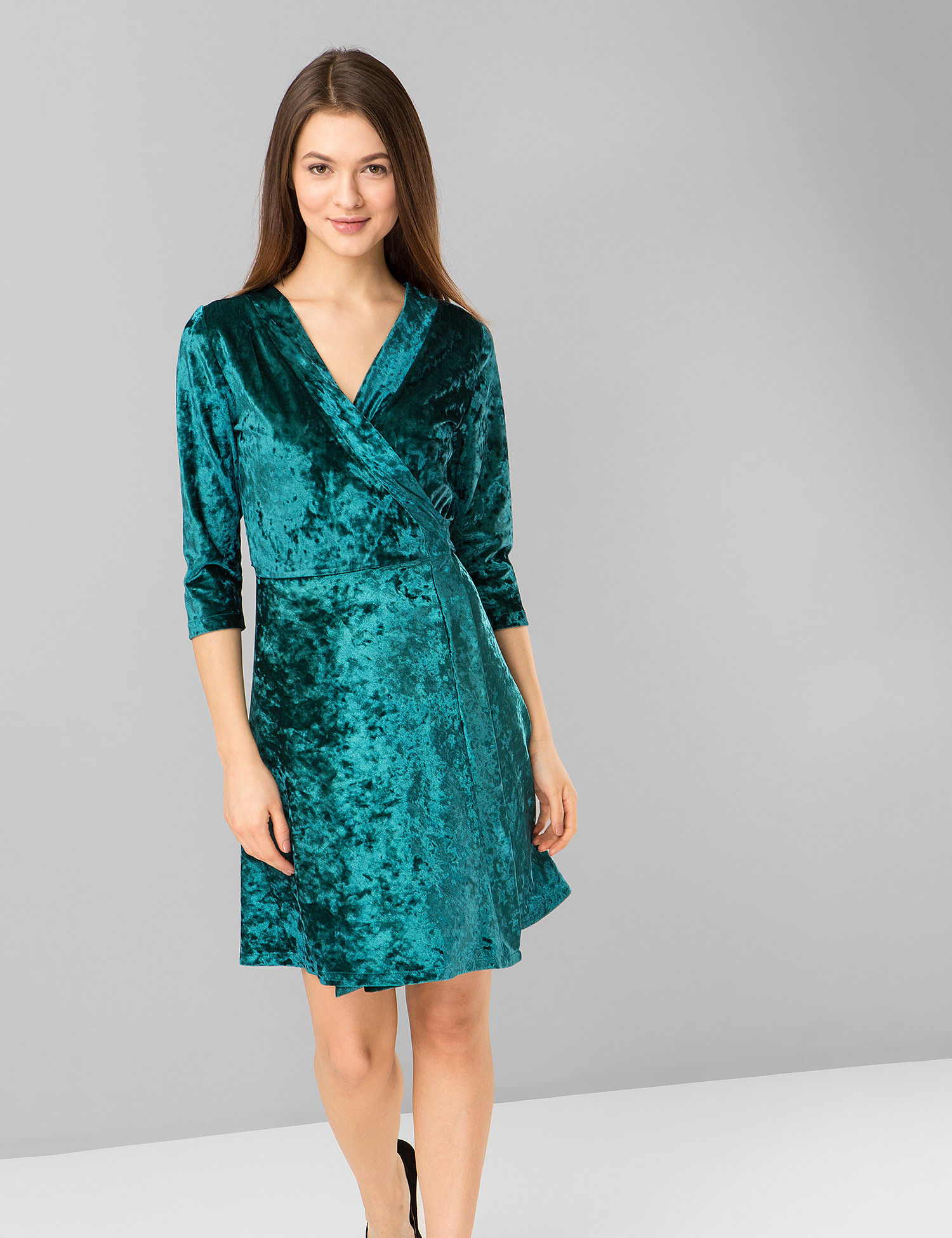 Картинка Жіноча зелена оксамитова сукня