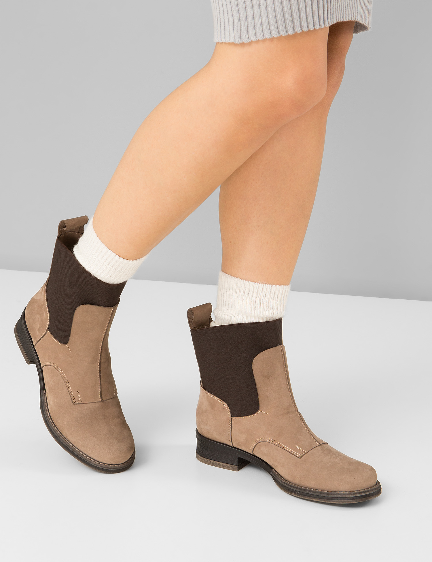 Картинка Жіночі бежеві шкіряні черевики