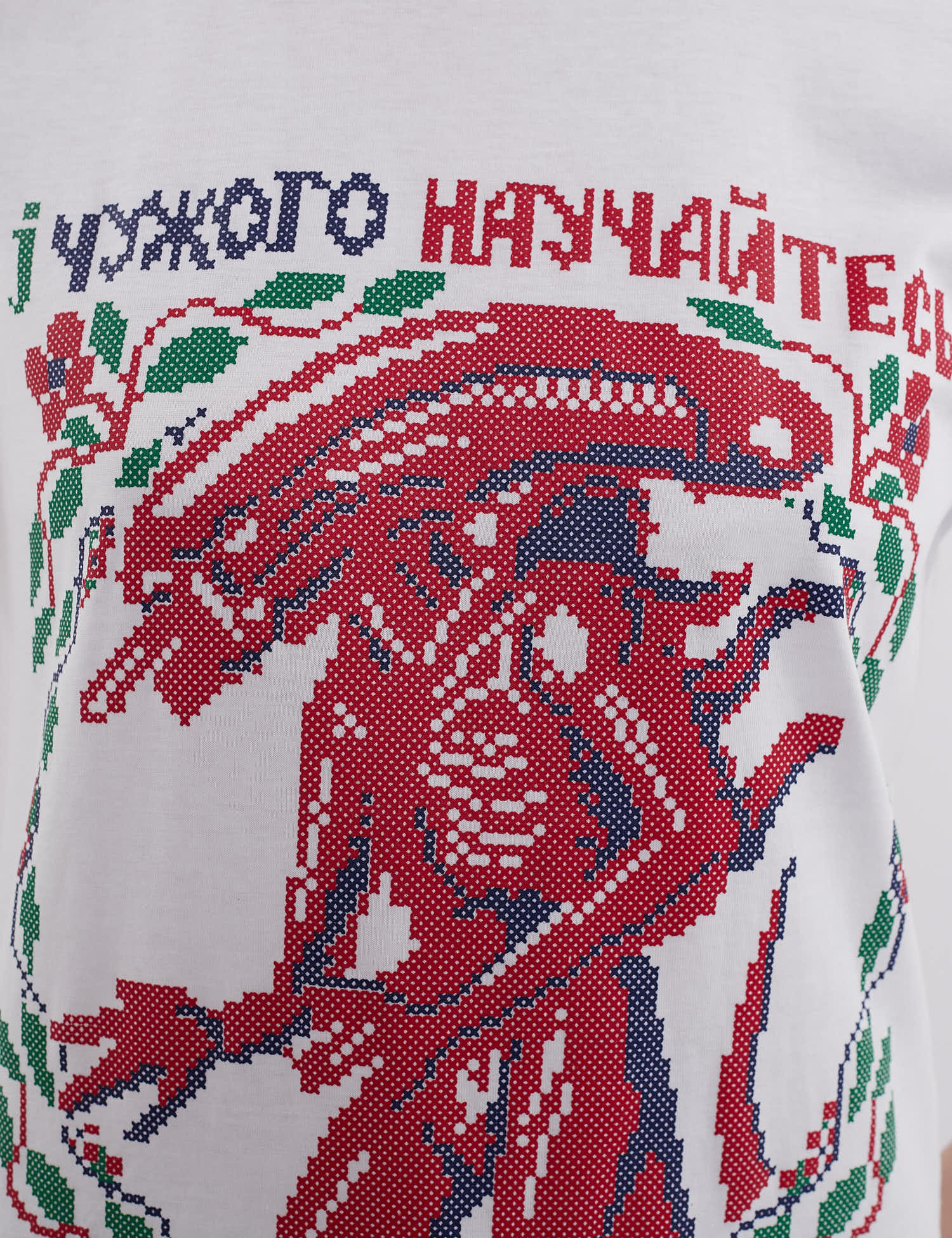 Image Жіноча біла футболка