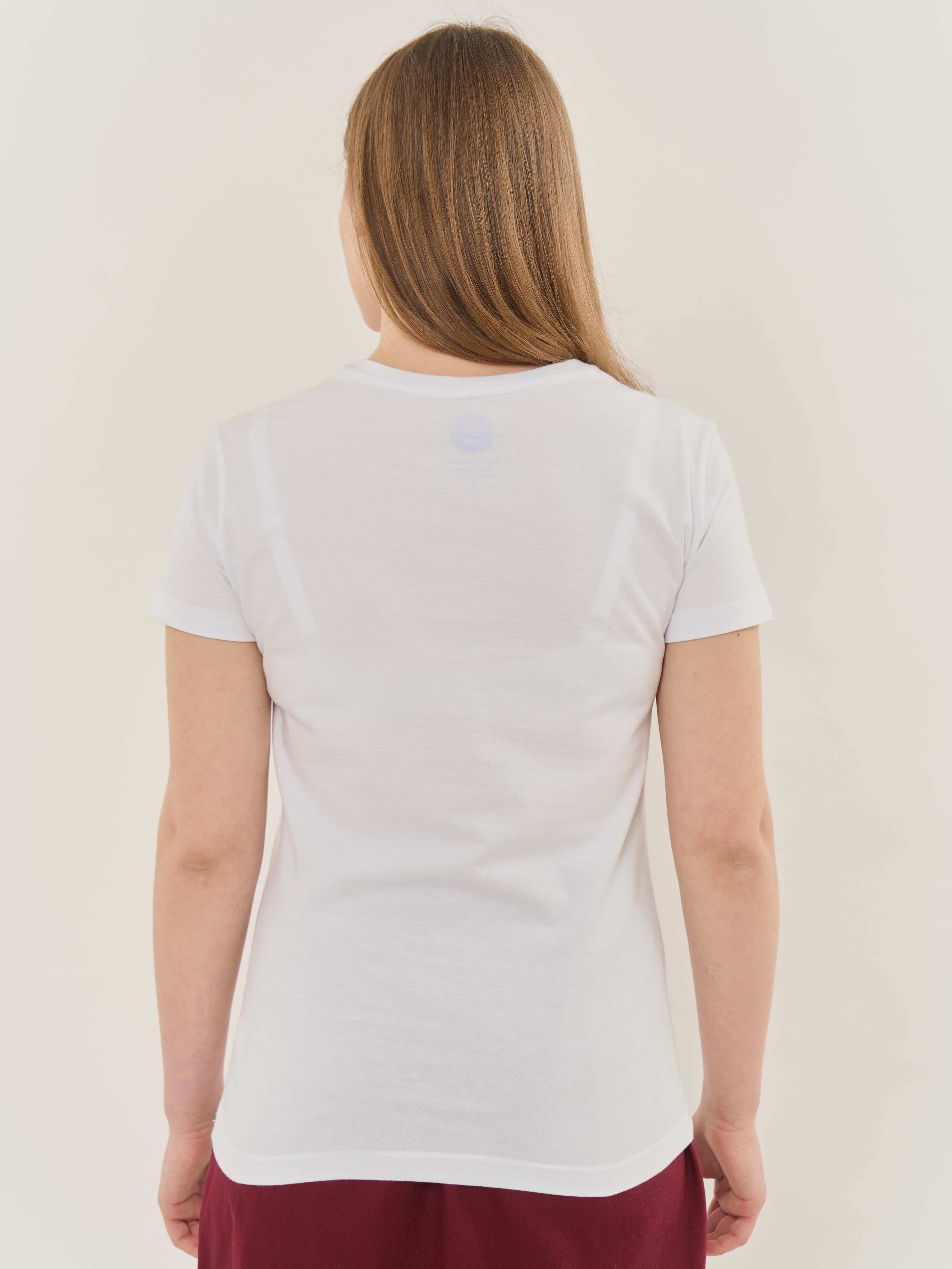 Картинка Біла жіноча футболка з принтом