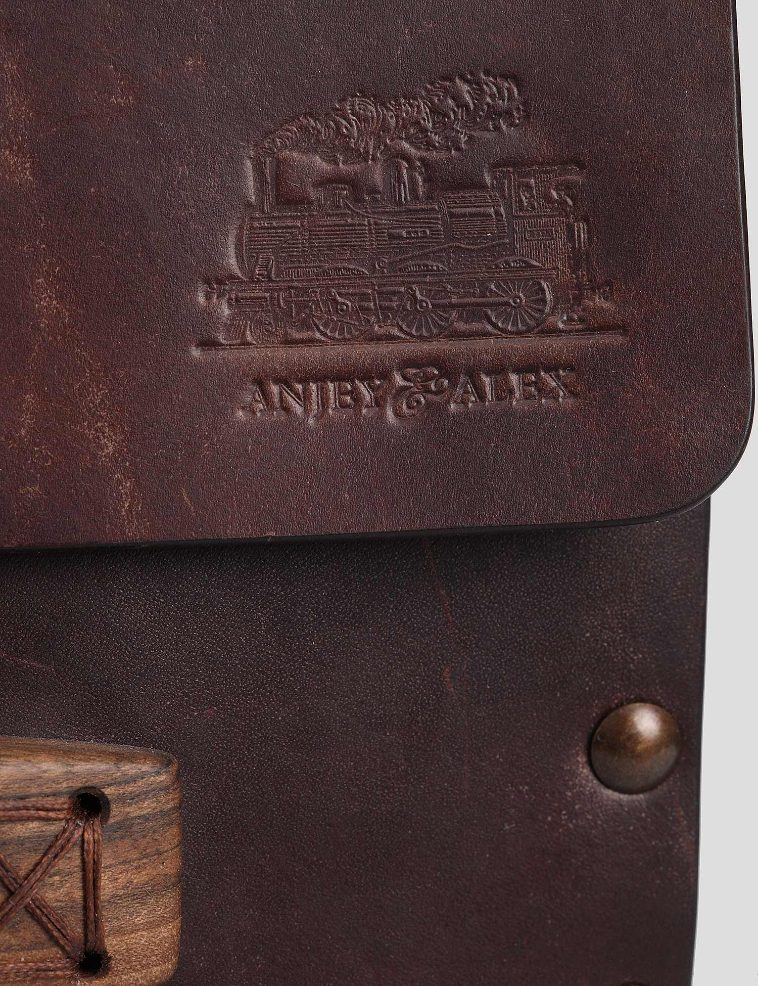 Картинка Жіноча коричнева шкіряна сумка через плече	