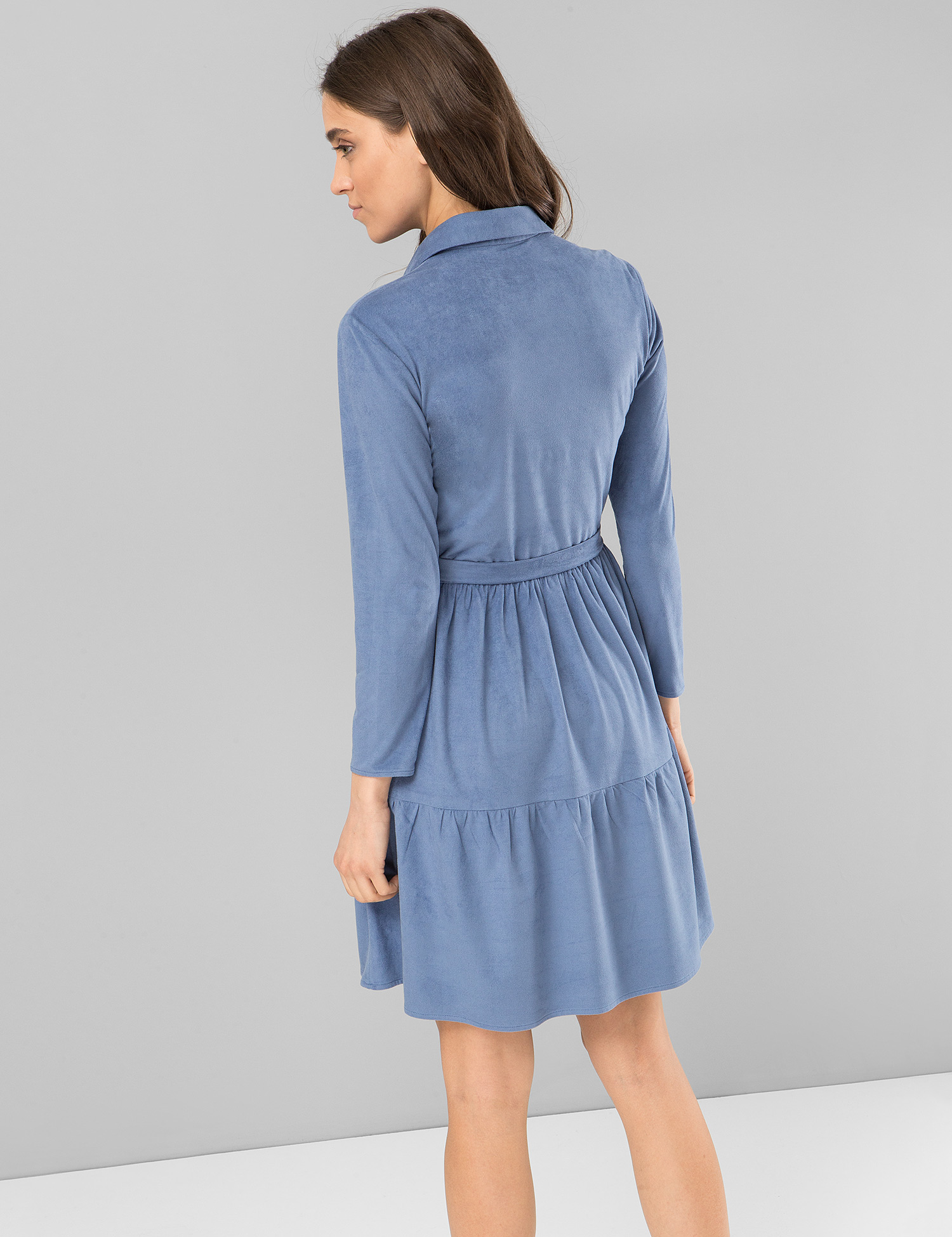 Картинка Жіноча блакитна сукня-сорочка із штучної замші