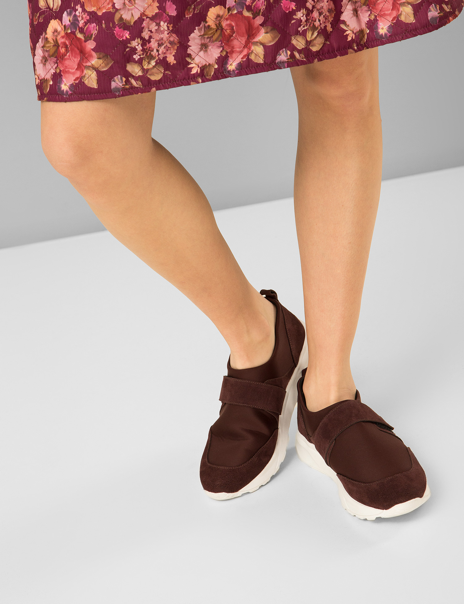 Картинка Жіночі бордові кросівки