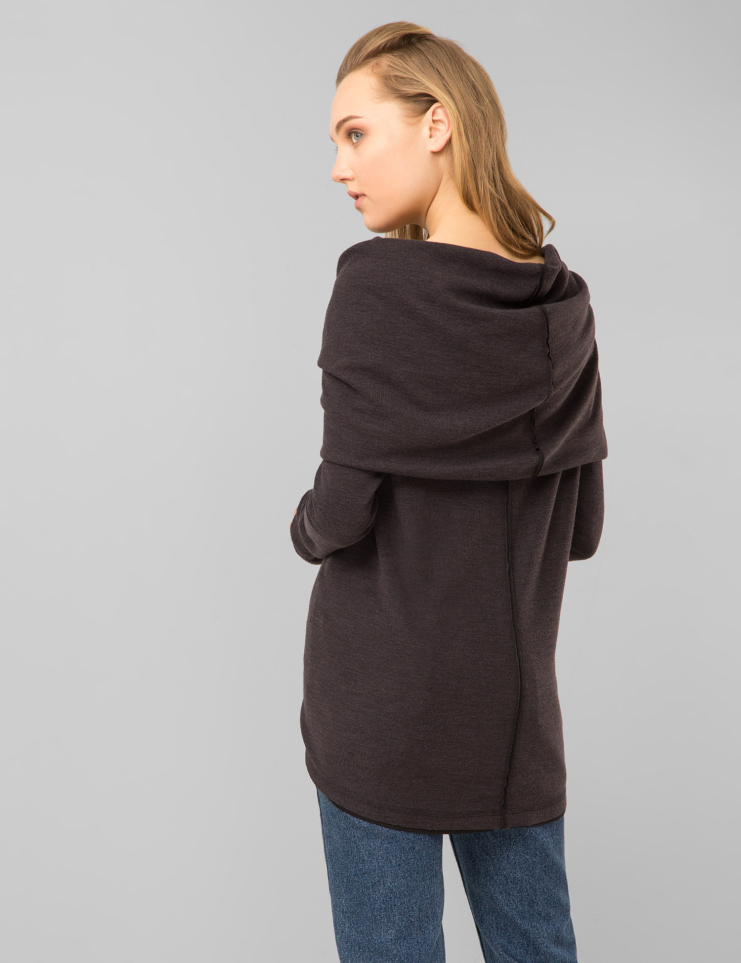 Картинка Жіночий темно-сірий светр