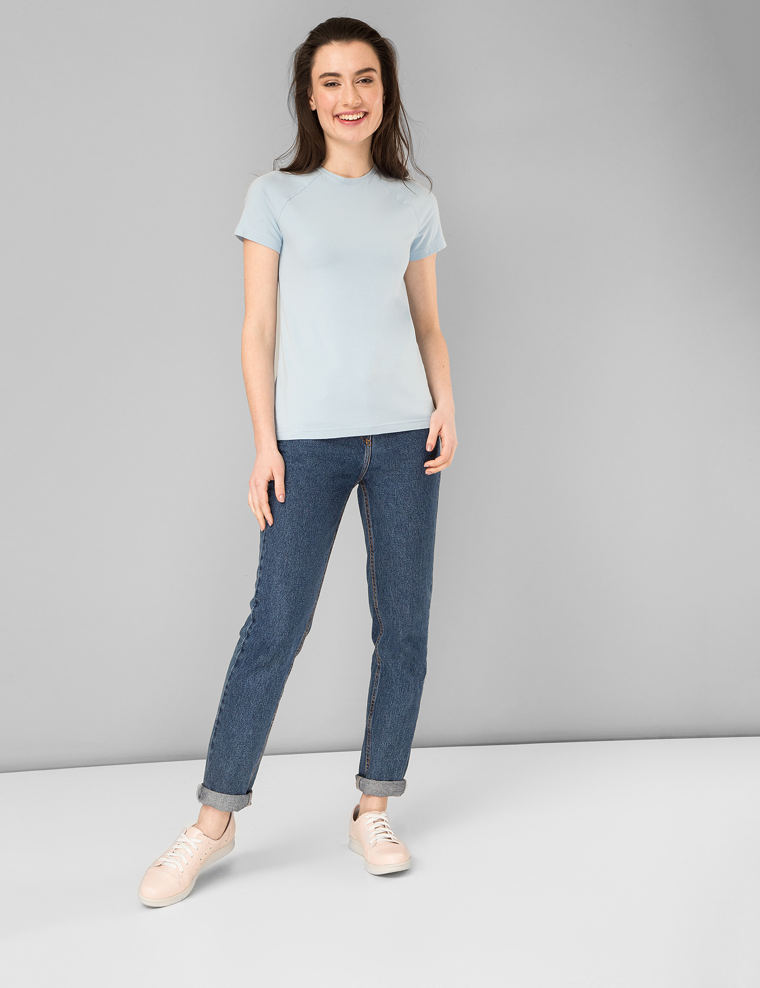 Картинка Жіноча блакитна футболка