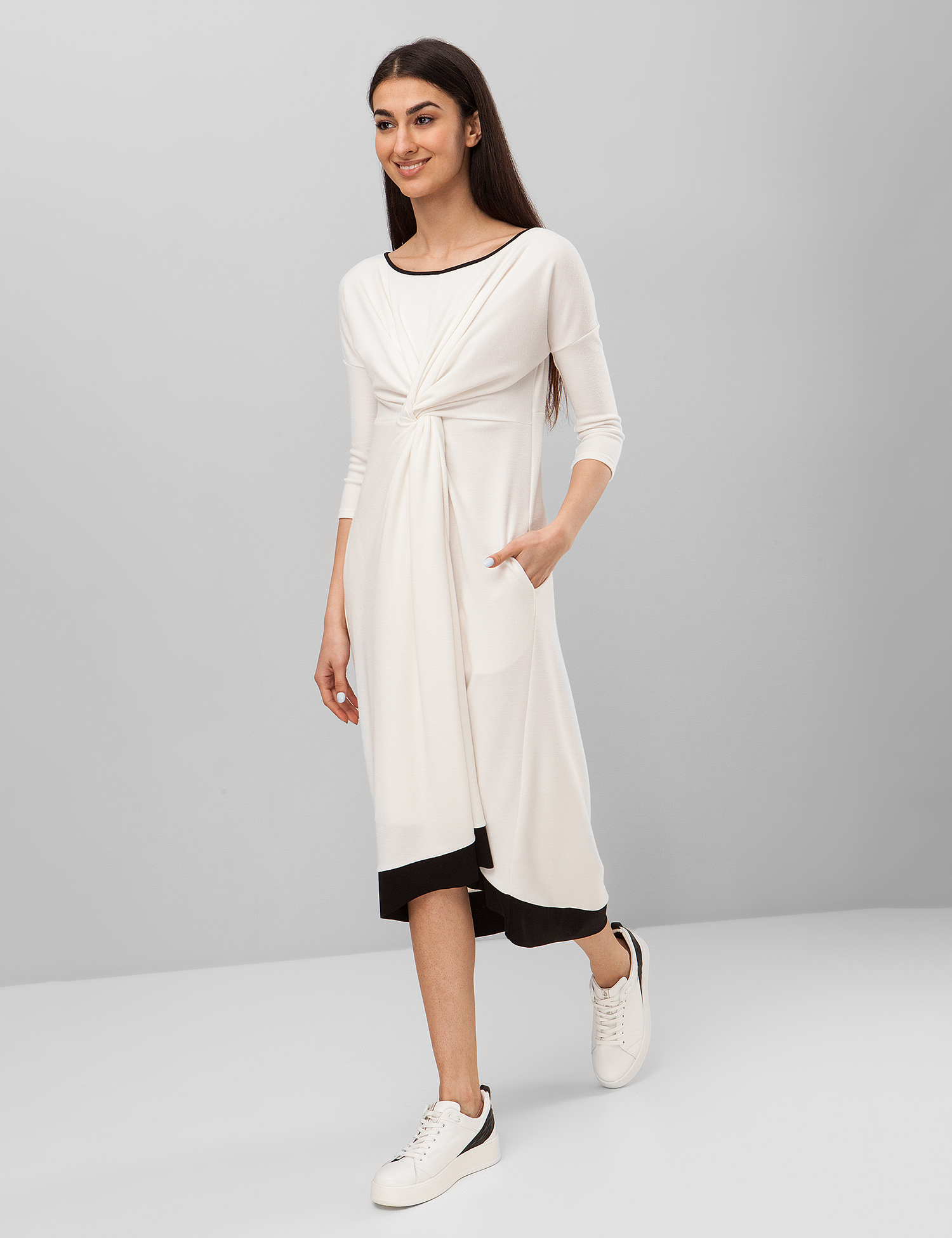 Картинка Жіноча біла сукня