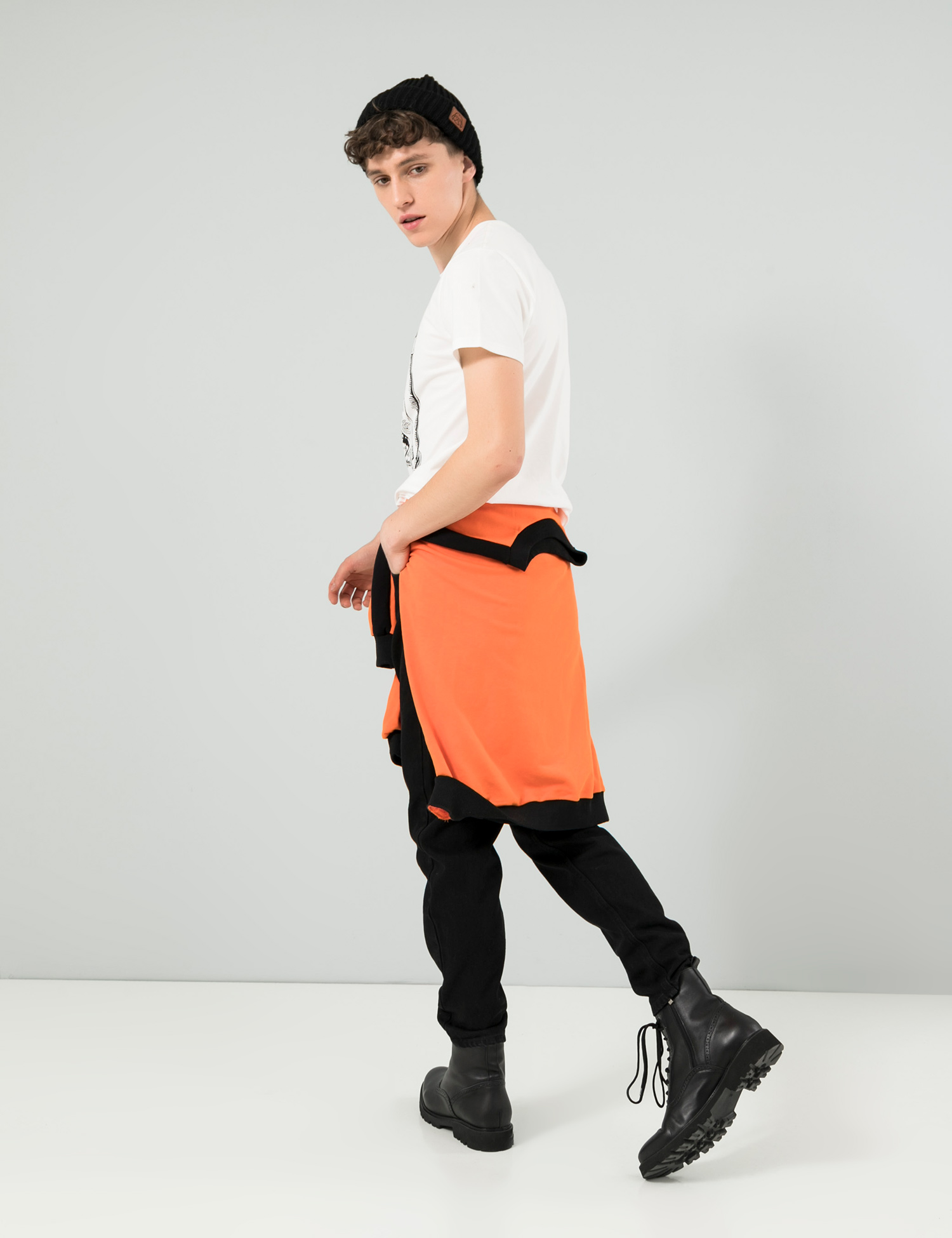 Картинка Біла футболка з принтом