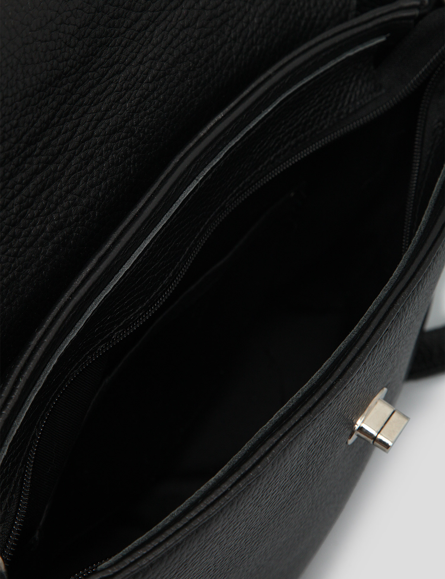 Картинка Жіноча чорна шкіряна сумка на плече	