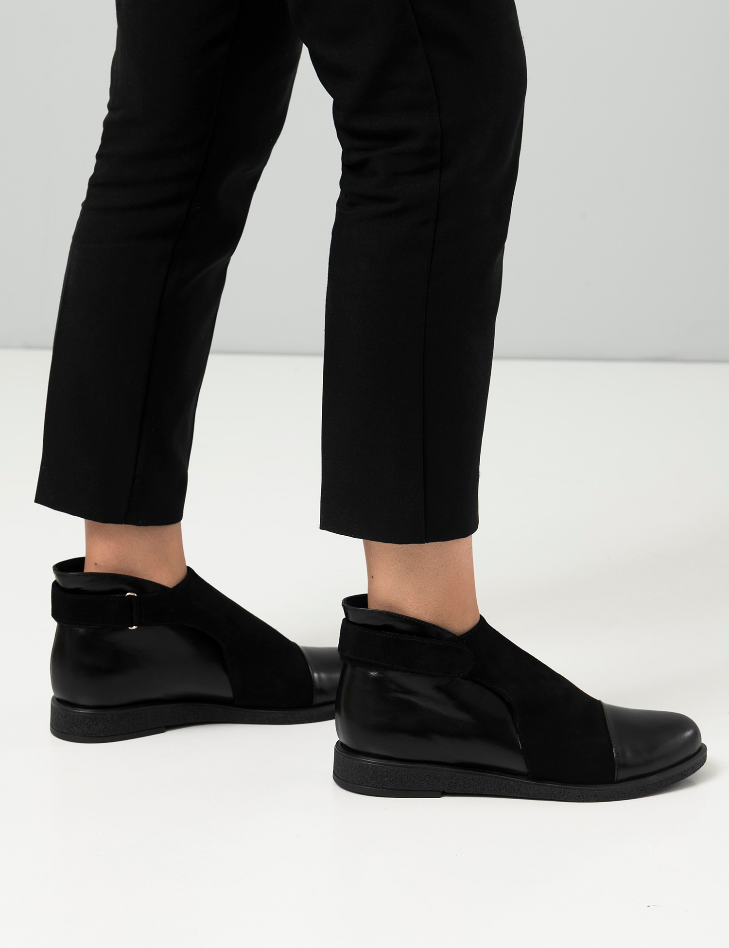 Картинка Жіночі чорні черевики