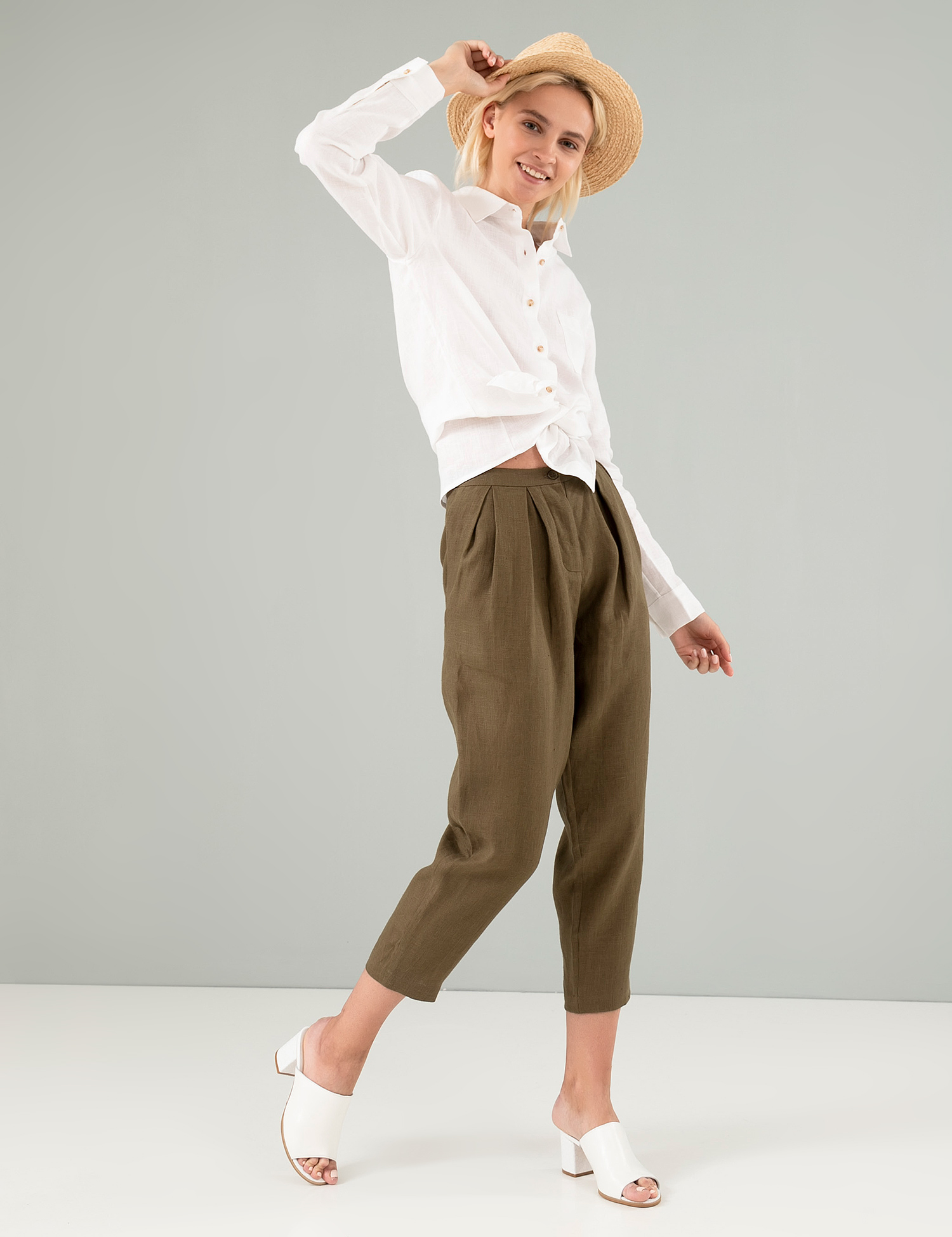 Картинка Жіноча біла лляна сорочка