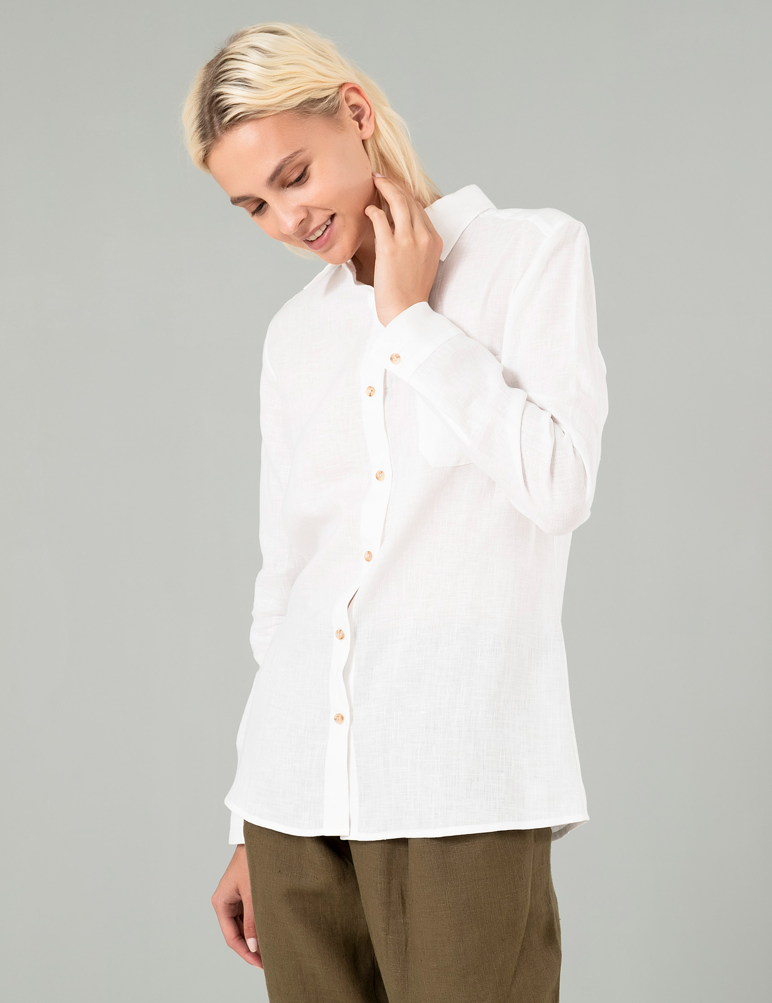 Картинка Жіноча біла лляна сорочка