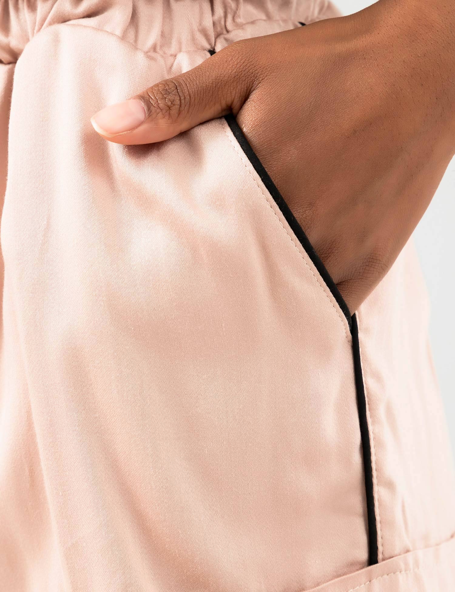 Картинка Жіночі бежеві шорти