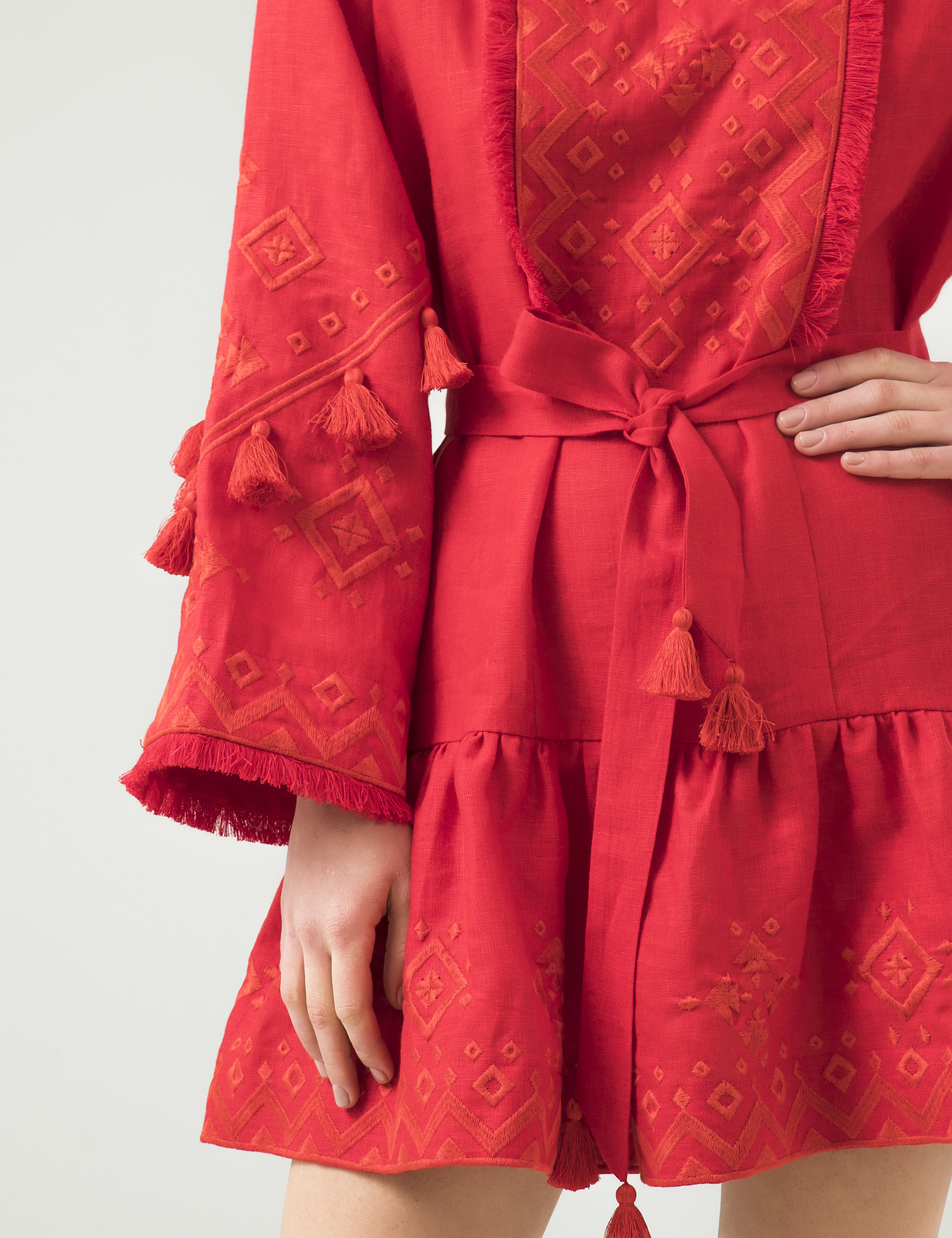 Картинка Червона лляна сукня-вишиванка