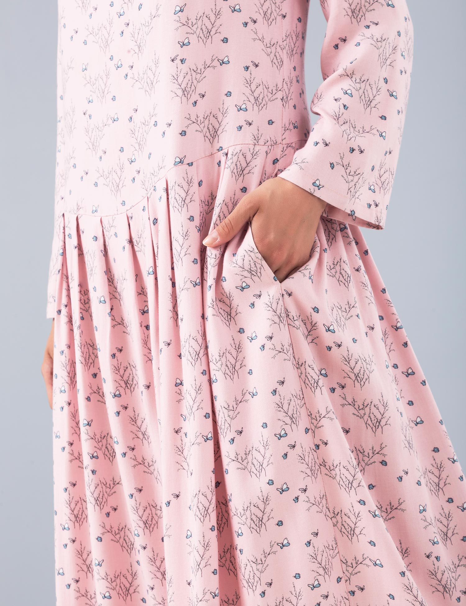 Картинка Жіноча рожева сукня з візерунком