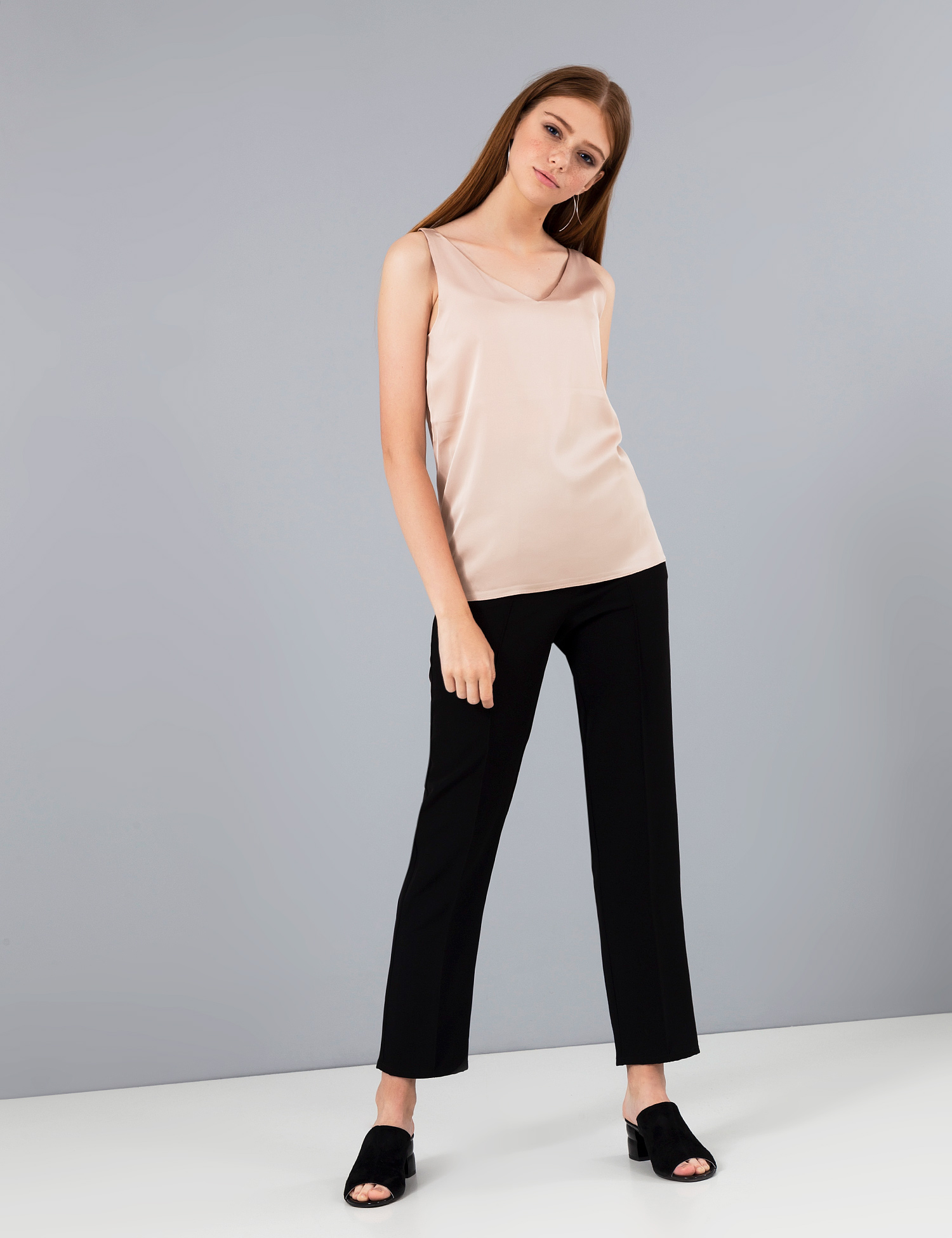 Картинка Жіночий бежевий топ