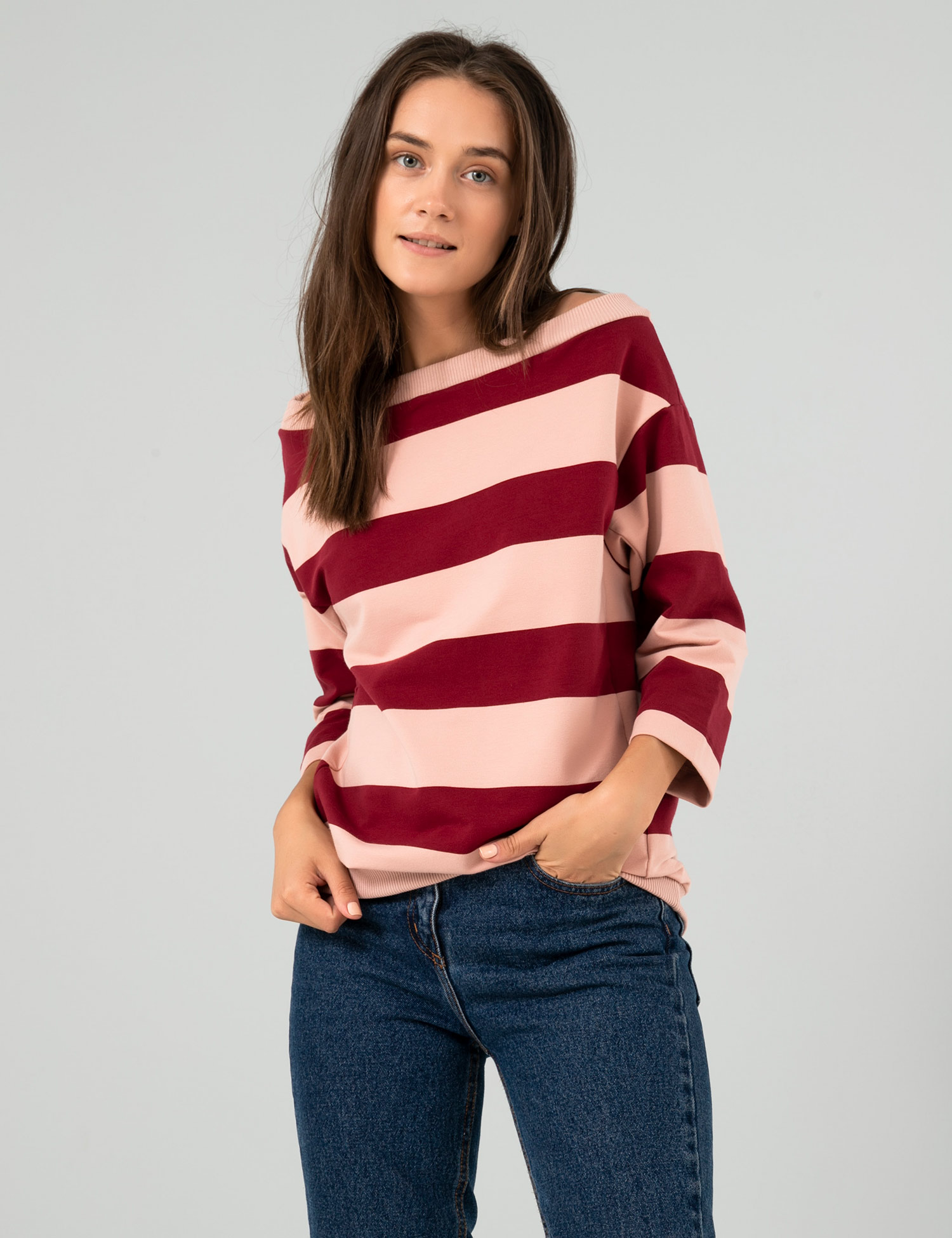 Картинка Жіноча кофта в смужку