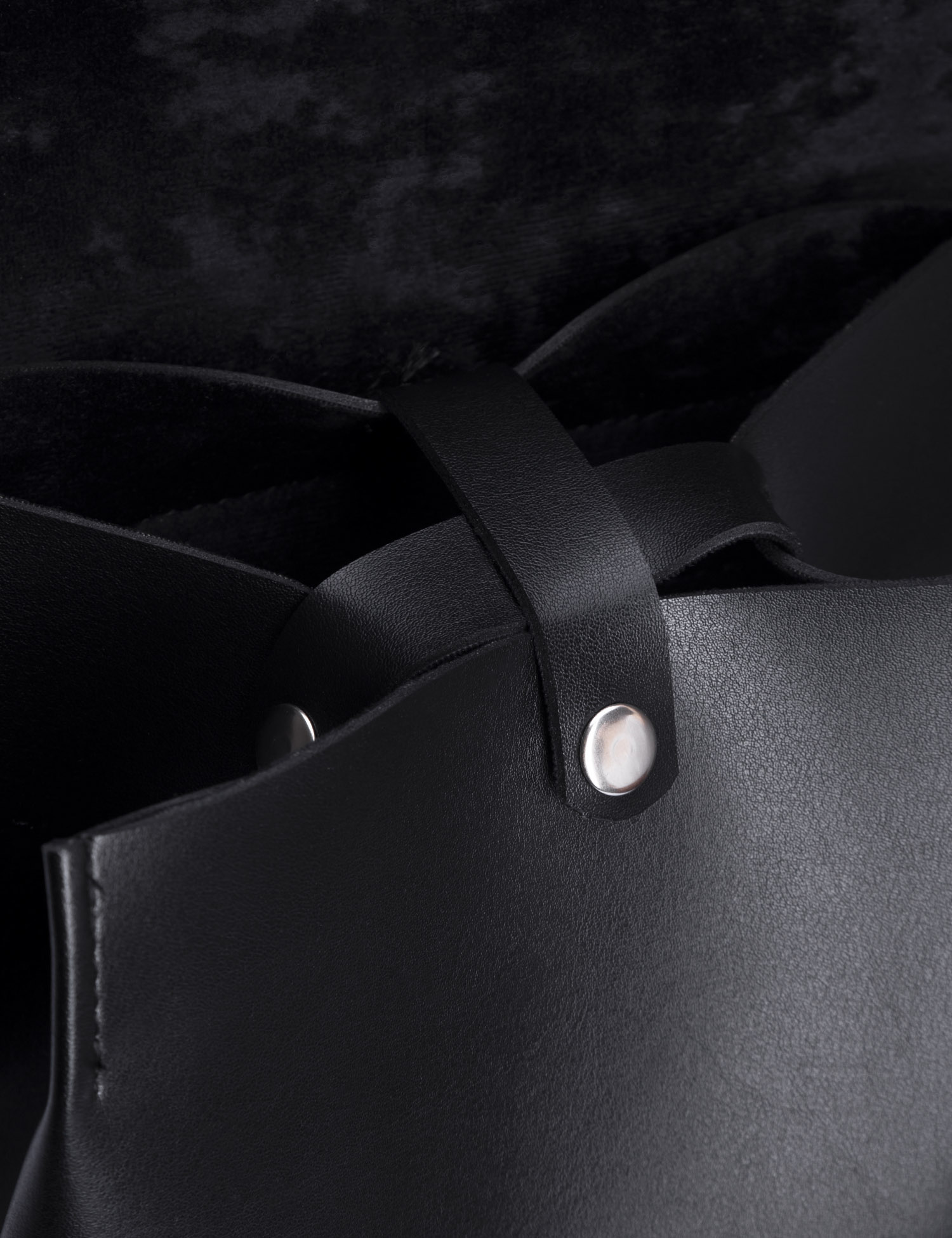 Картинка Жіночий чорний рюкзак