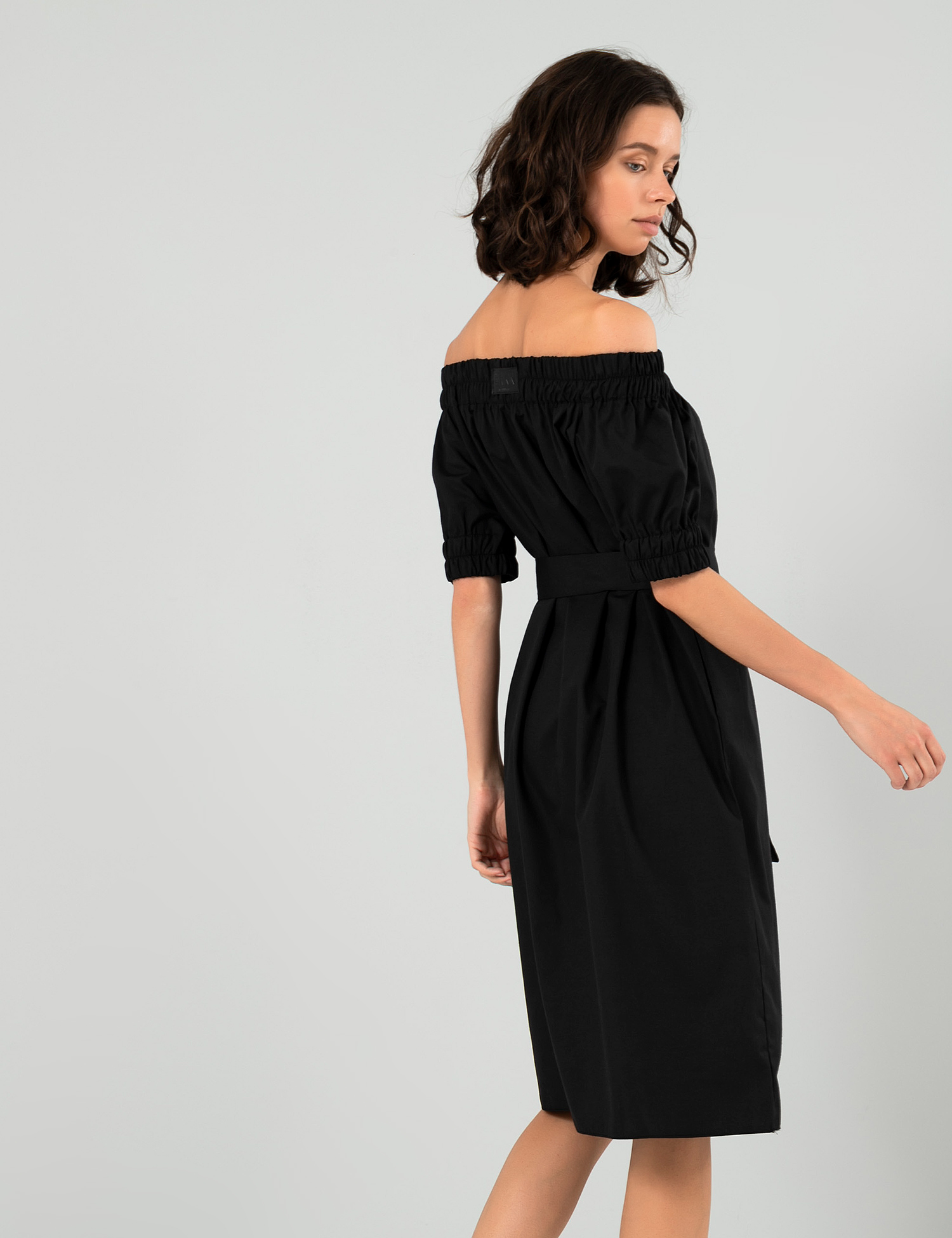 Картинка Жіноча чорна сукня