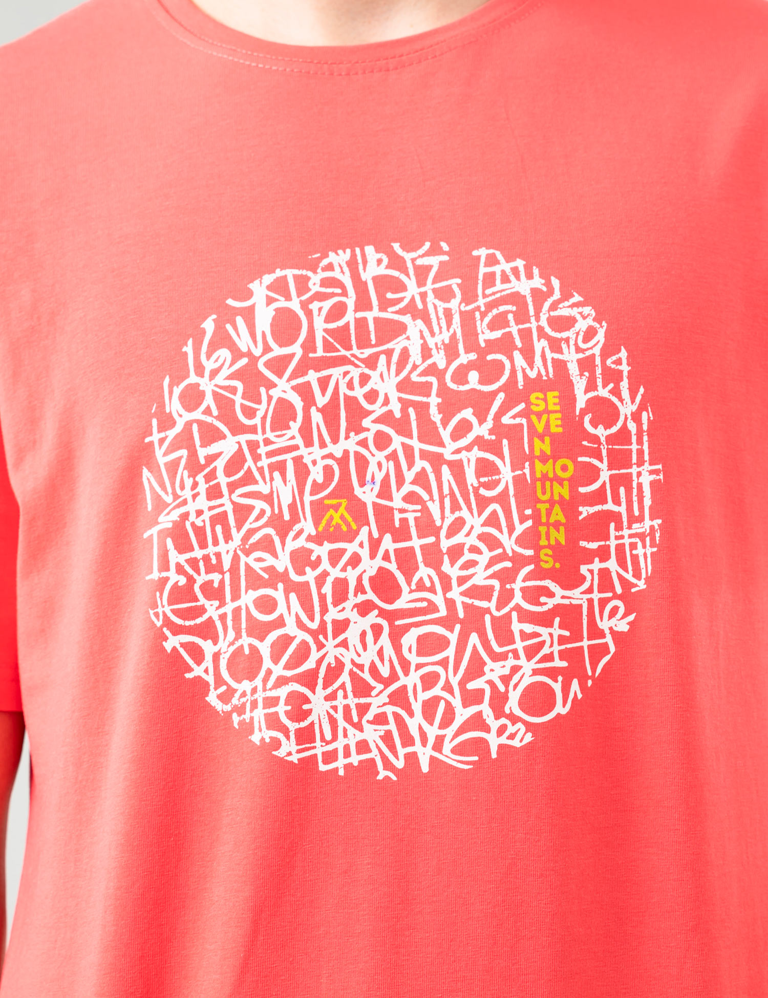 Картинка Чоловіча рожева футболка з принтом