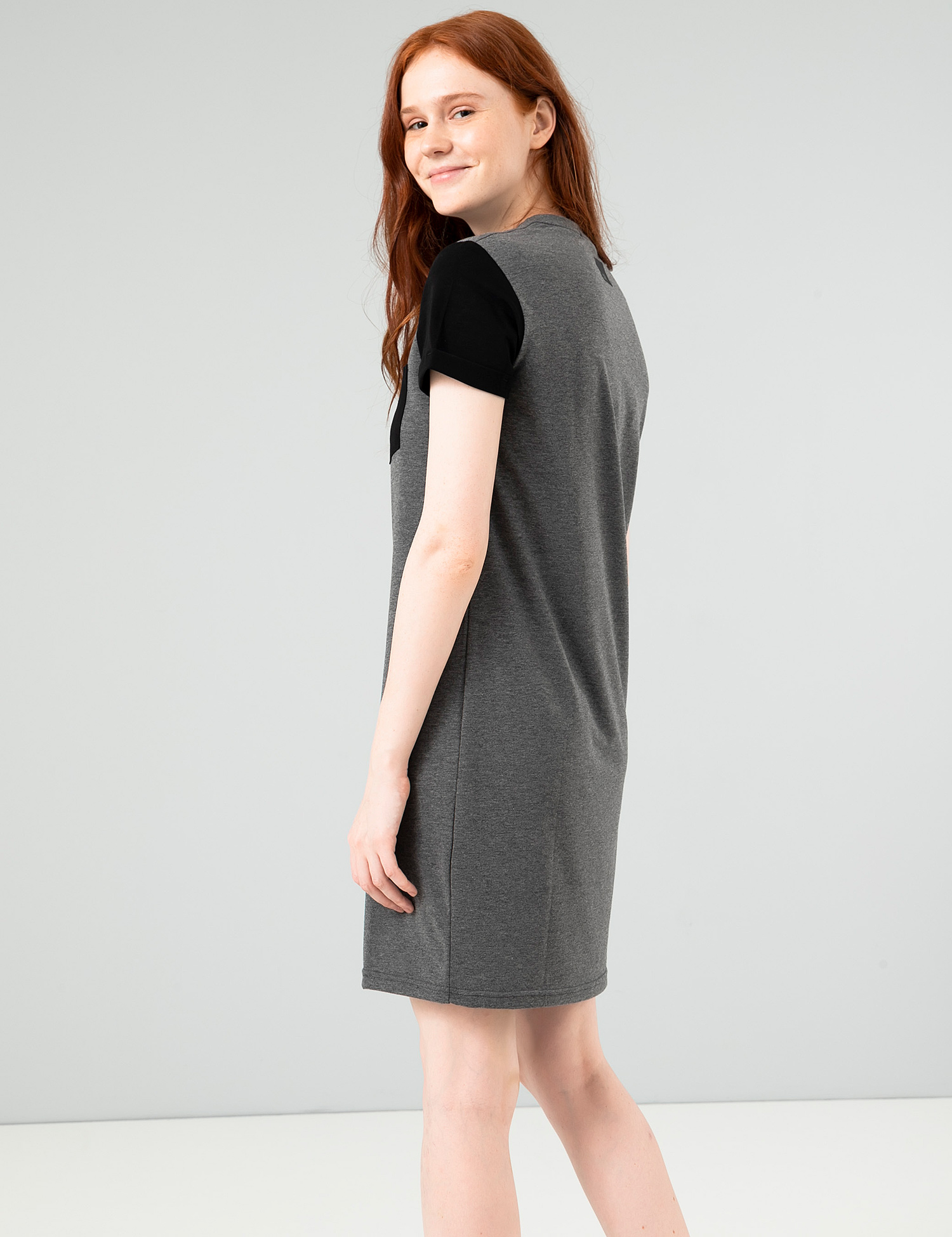 Картинка Жіноча сіра сукня-футболка