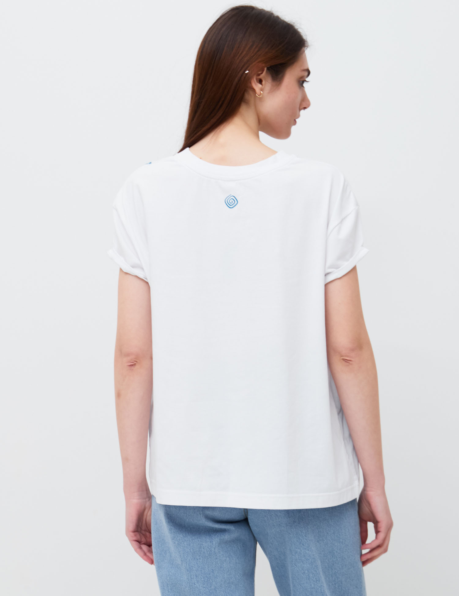 Картинка Жіноча біла сорочка з принтом