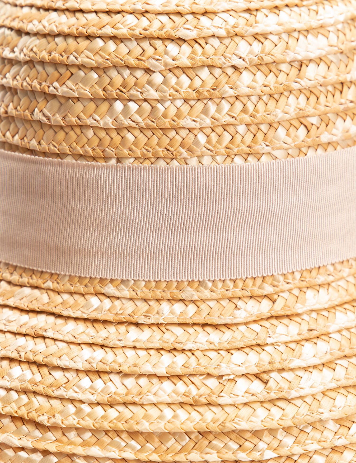 Картинка Жіночий бежевий капелюх