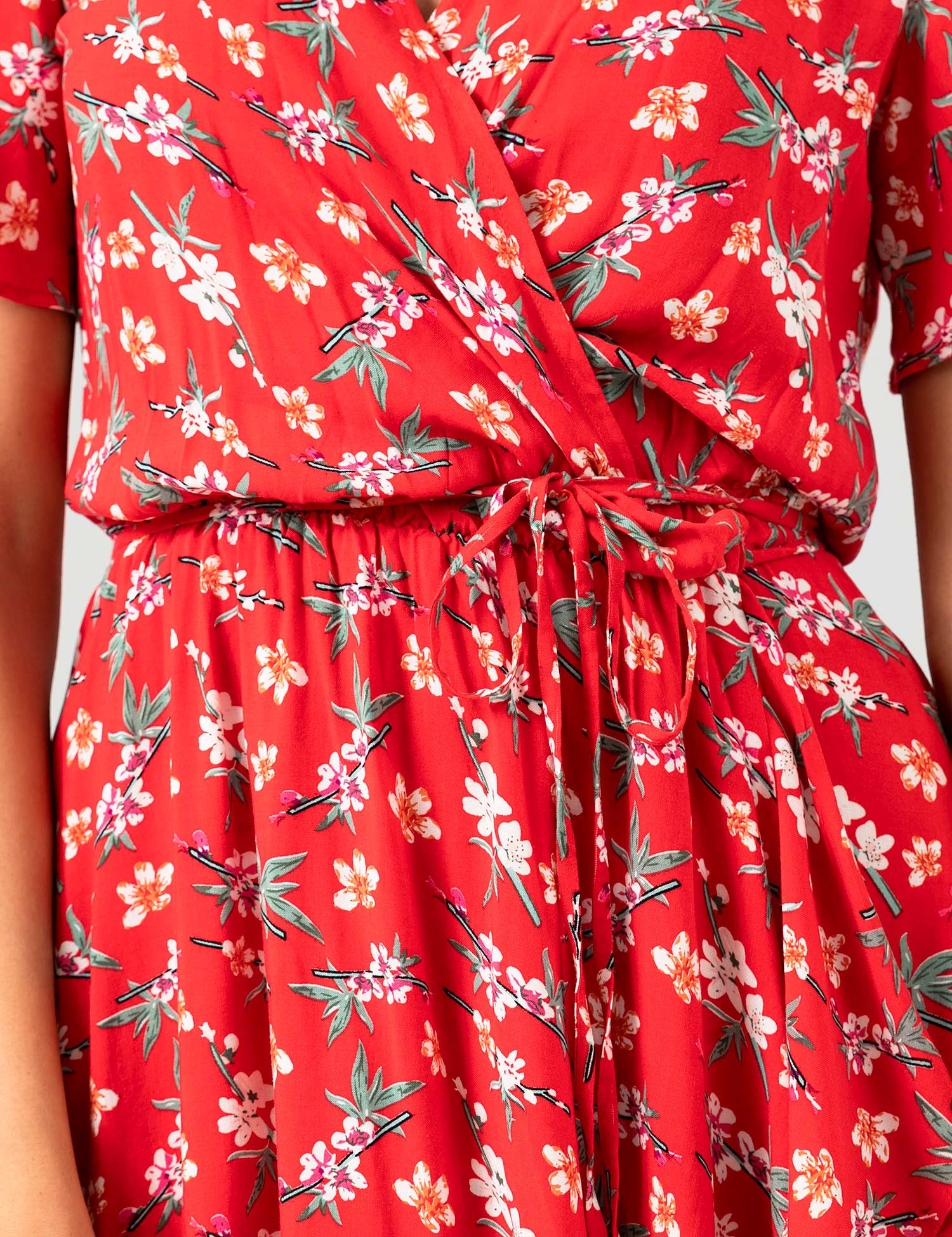 Картинка Жіноча червона сукня на запах