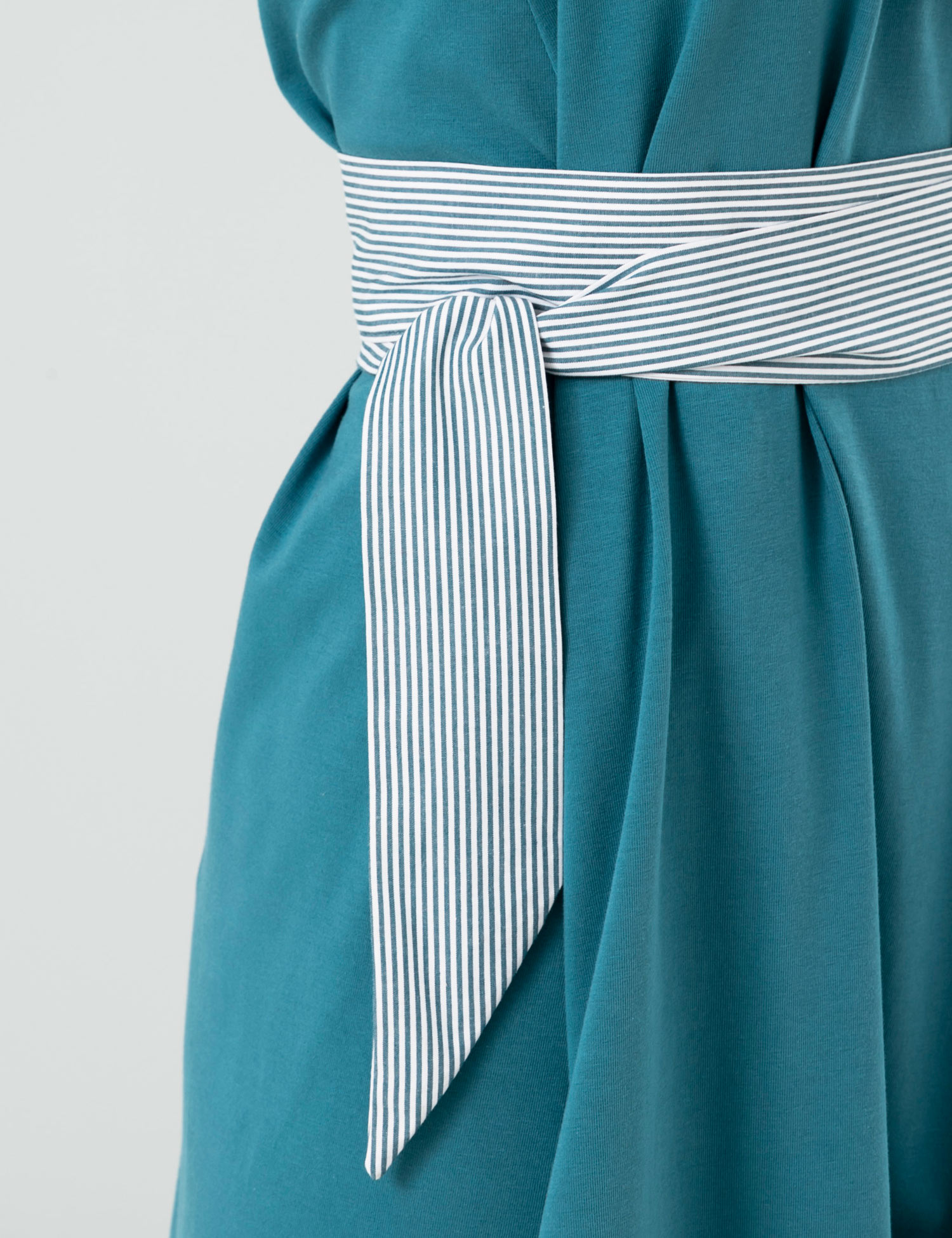 Картинка Жіноча зелена сукня на запах