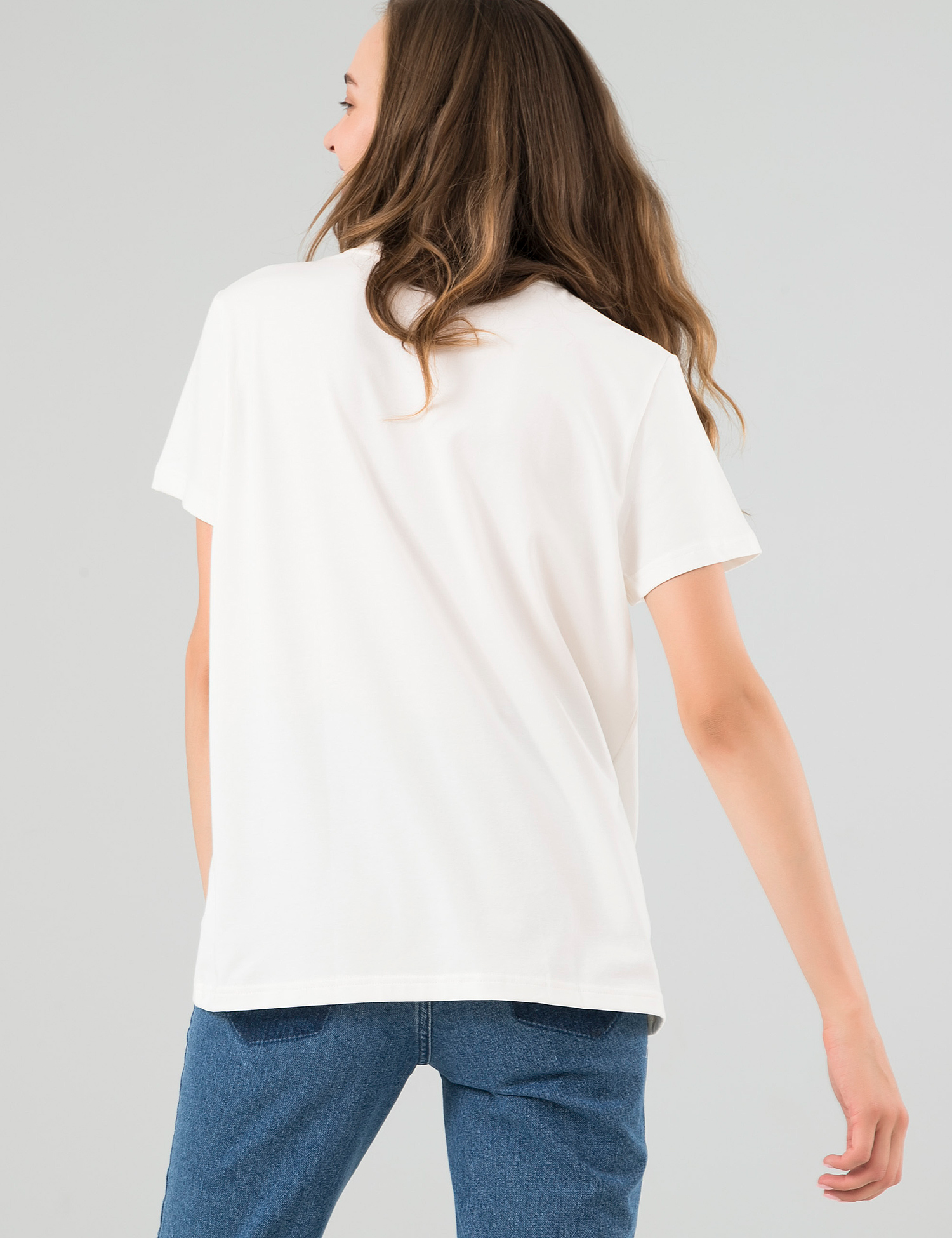 Картинка Жіноча біла футболка
