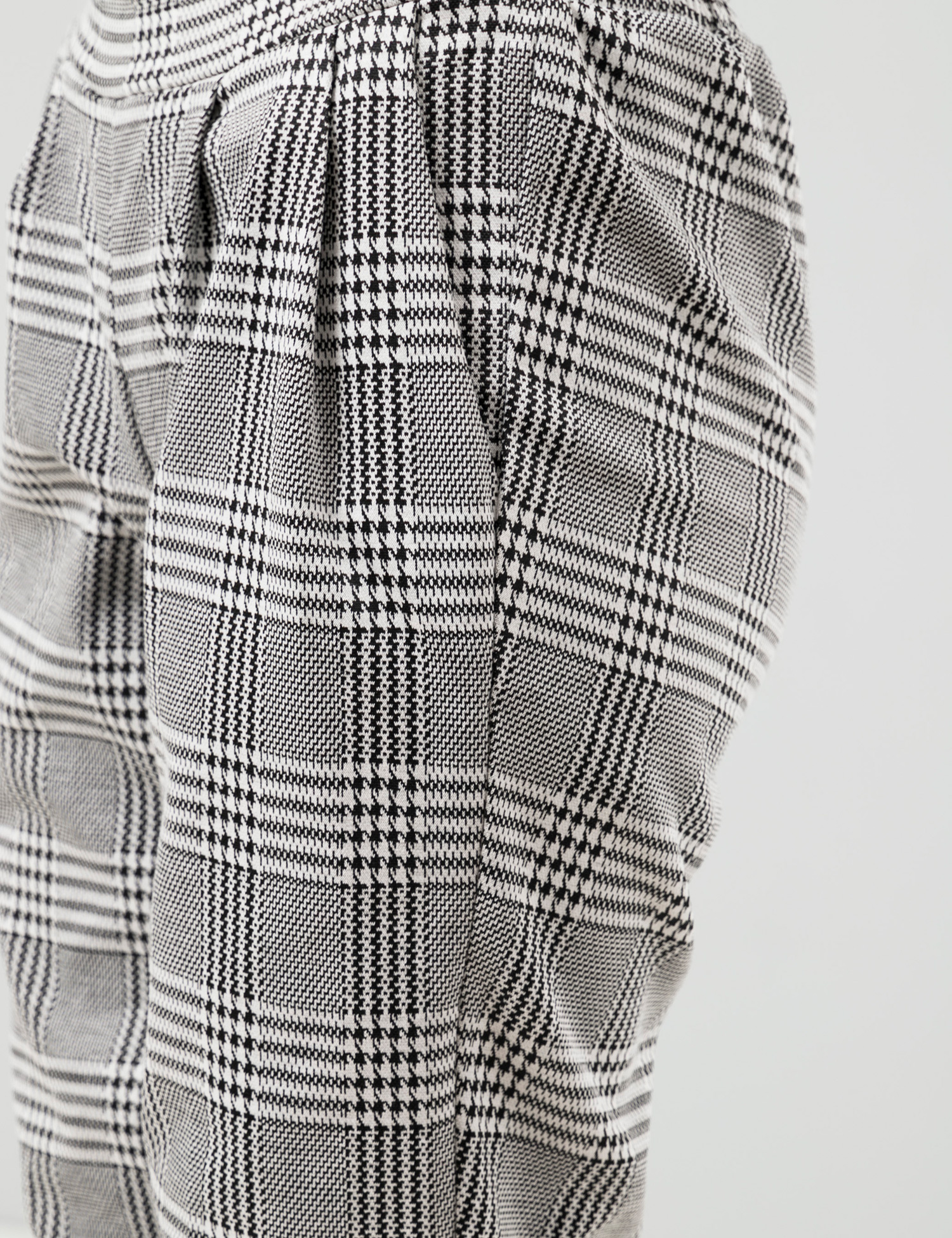 Картинка Жіночі сірі штани з візерунком