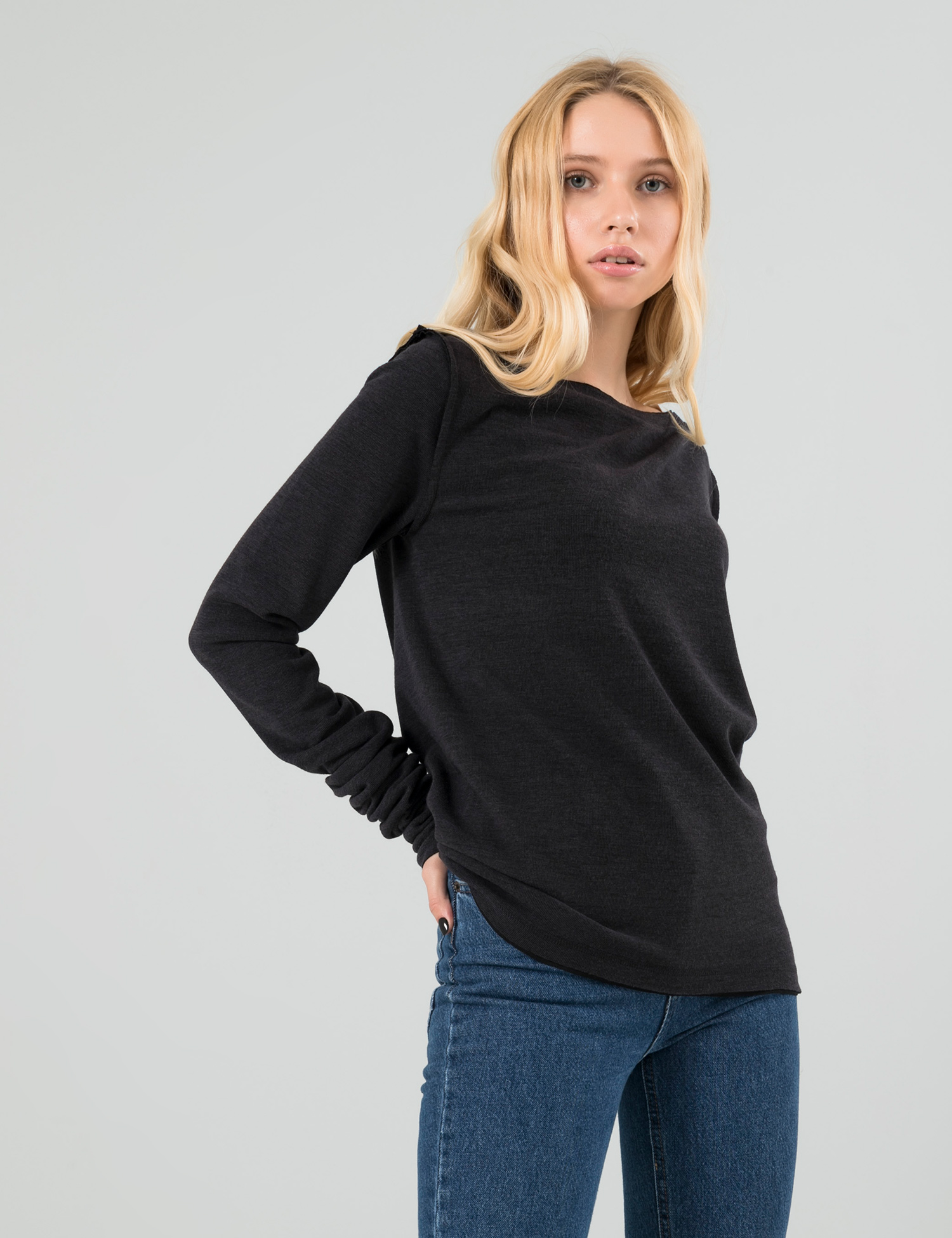 Картинка Жіночий темно-сірий светр