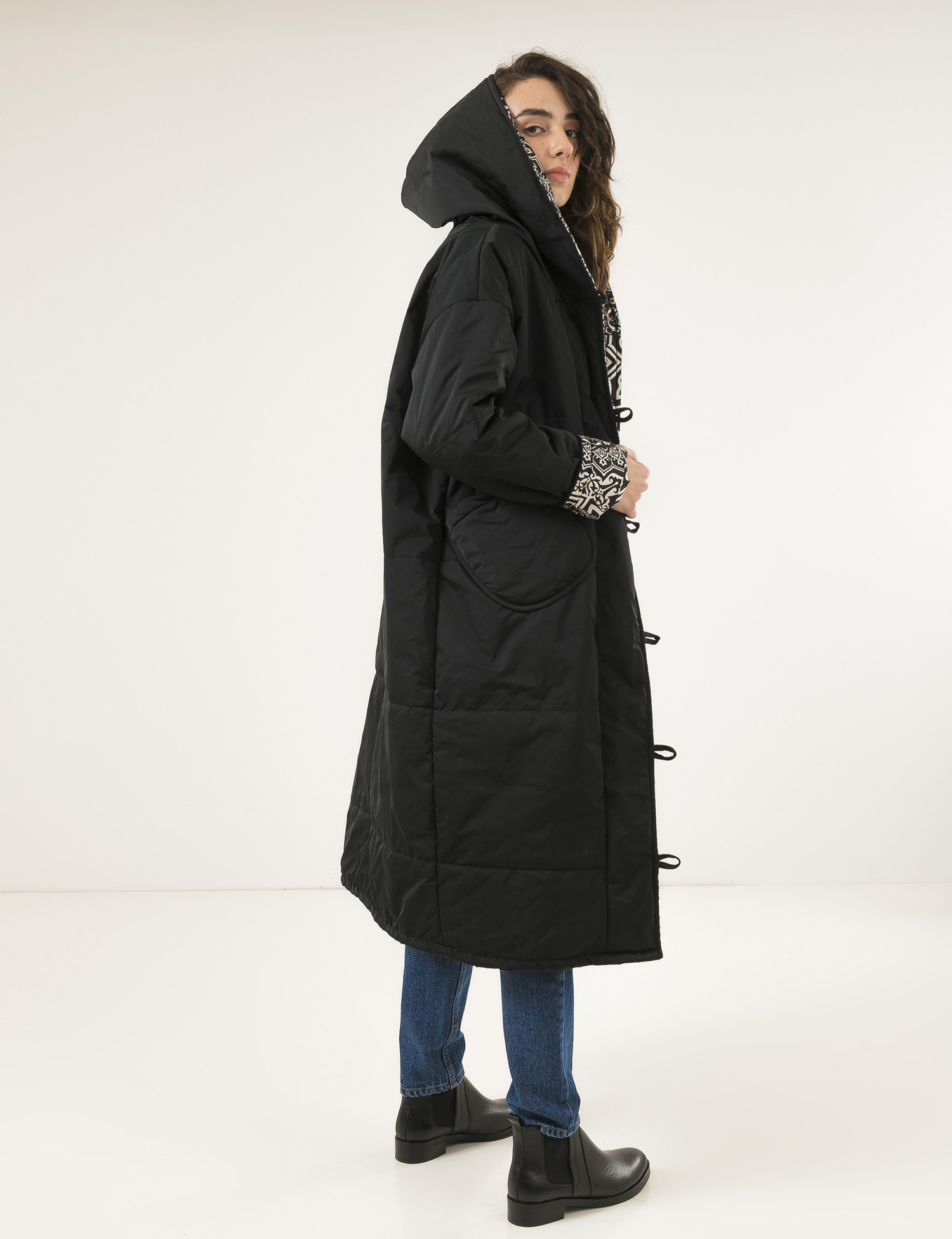 Картинка Жіноче чорно-біле двостороннє пальто