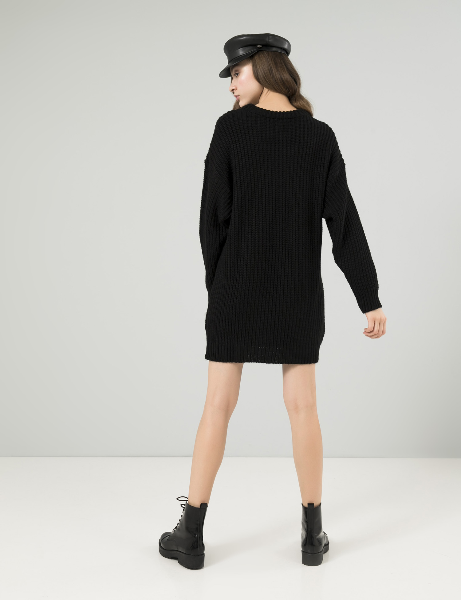 Картинка Чорна сукня-светр