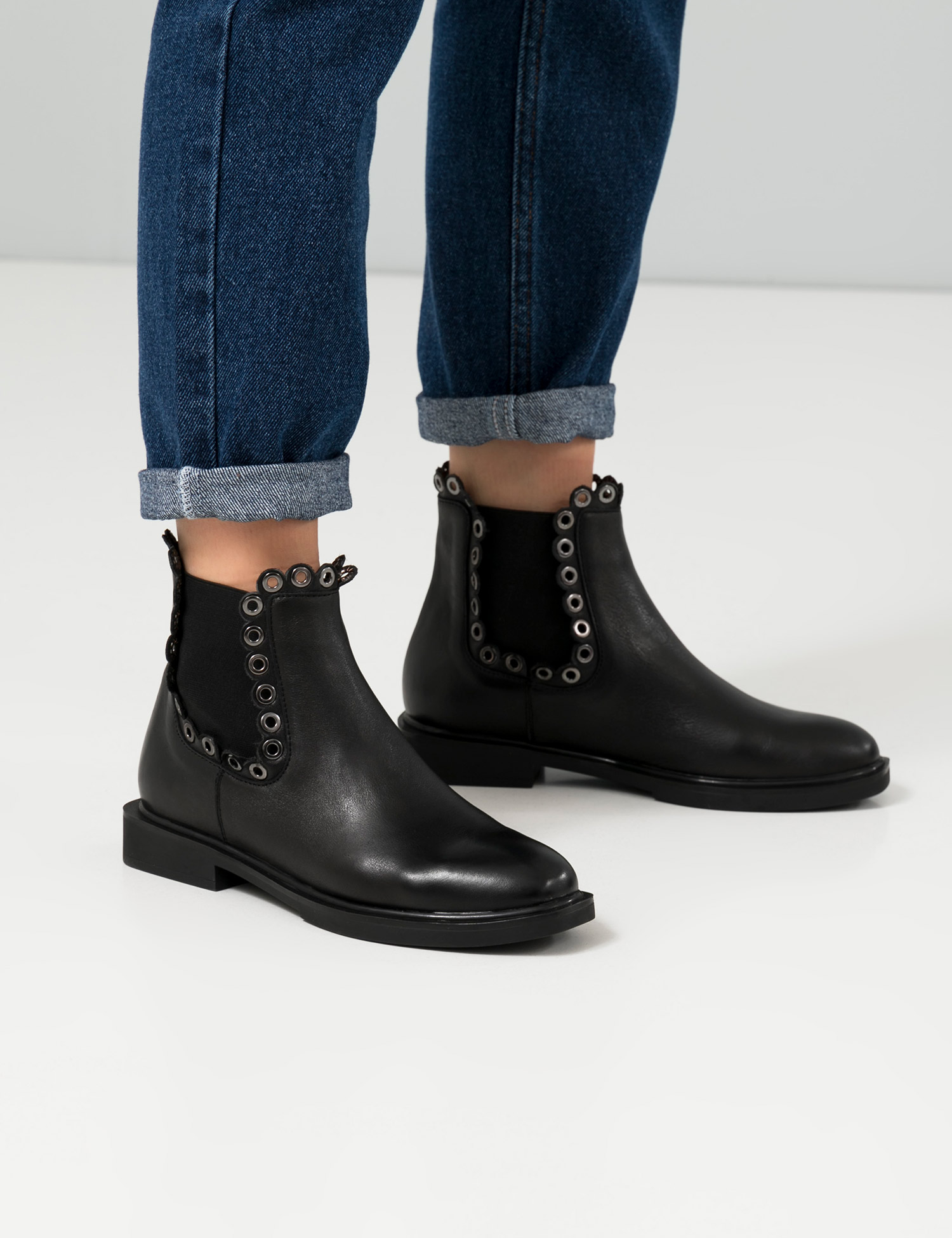 Картинка Жіночі чорні черевики