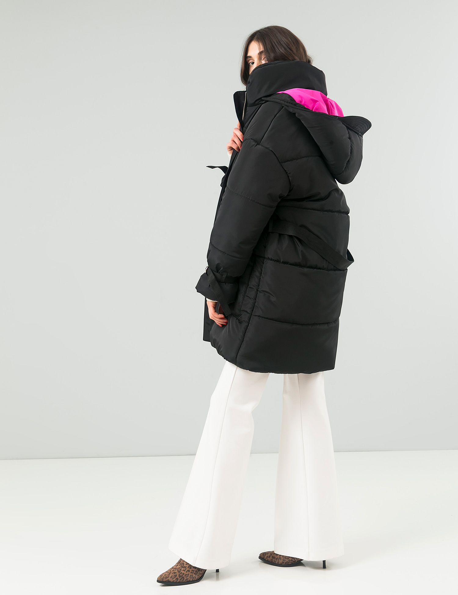 Картинка Жіноча чорно-рожева куртка