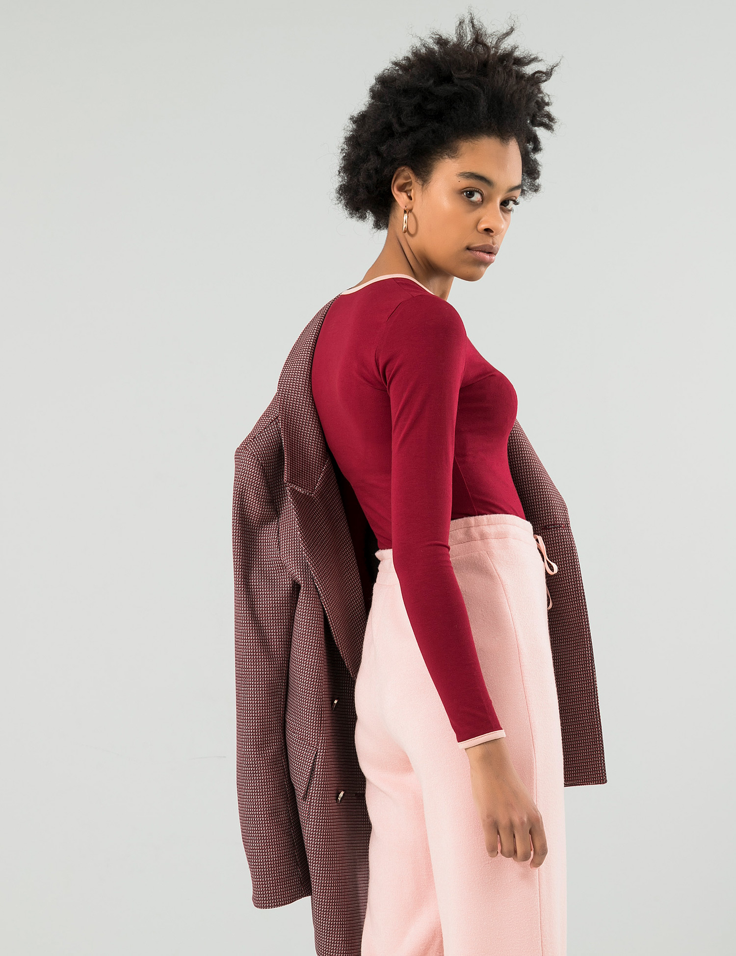 Картинка Жіночий бордовий лонгслів