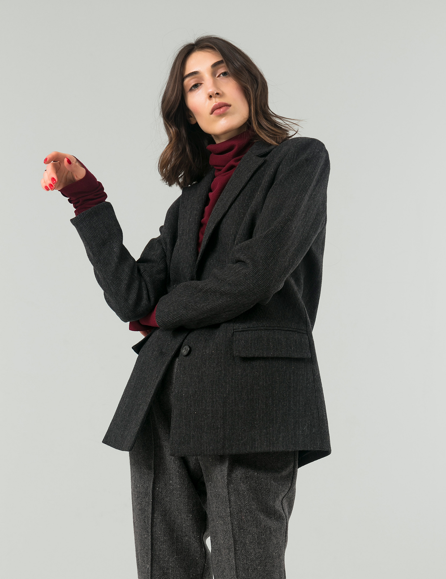Картинка Жіночий сіро-чорний піджак