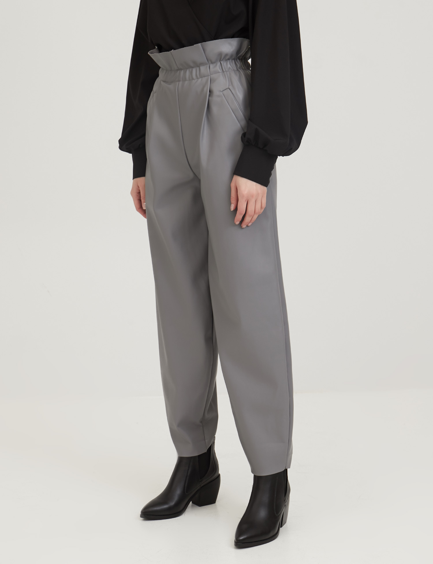 Картинка Жіночі сірі брюки з екошкіри